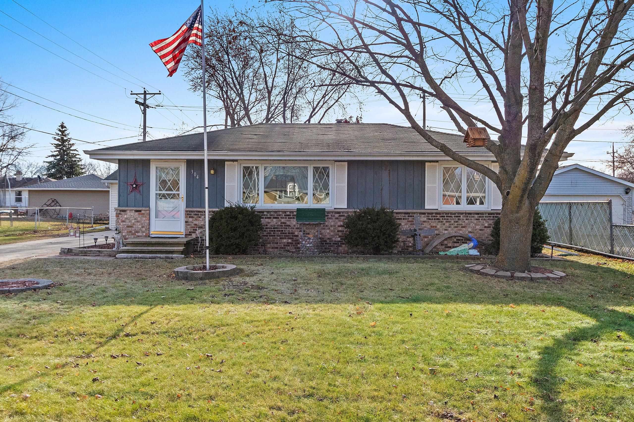 304 THOMAS Court