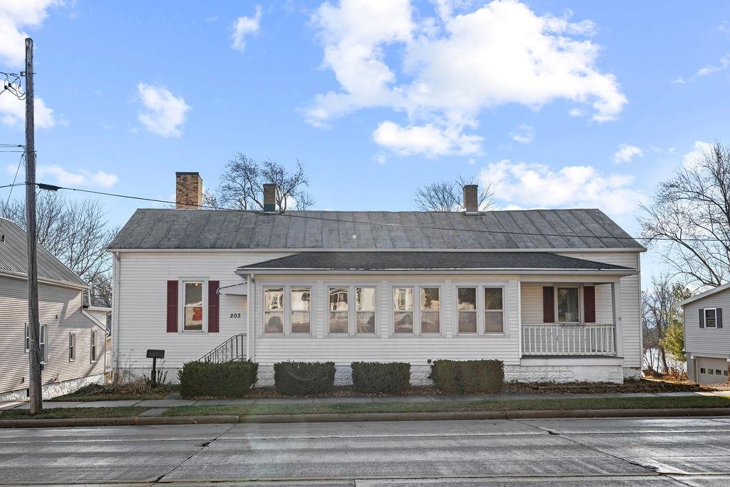203 W MAIN Street
