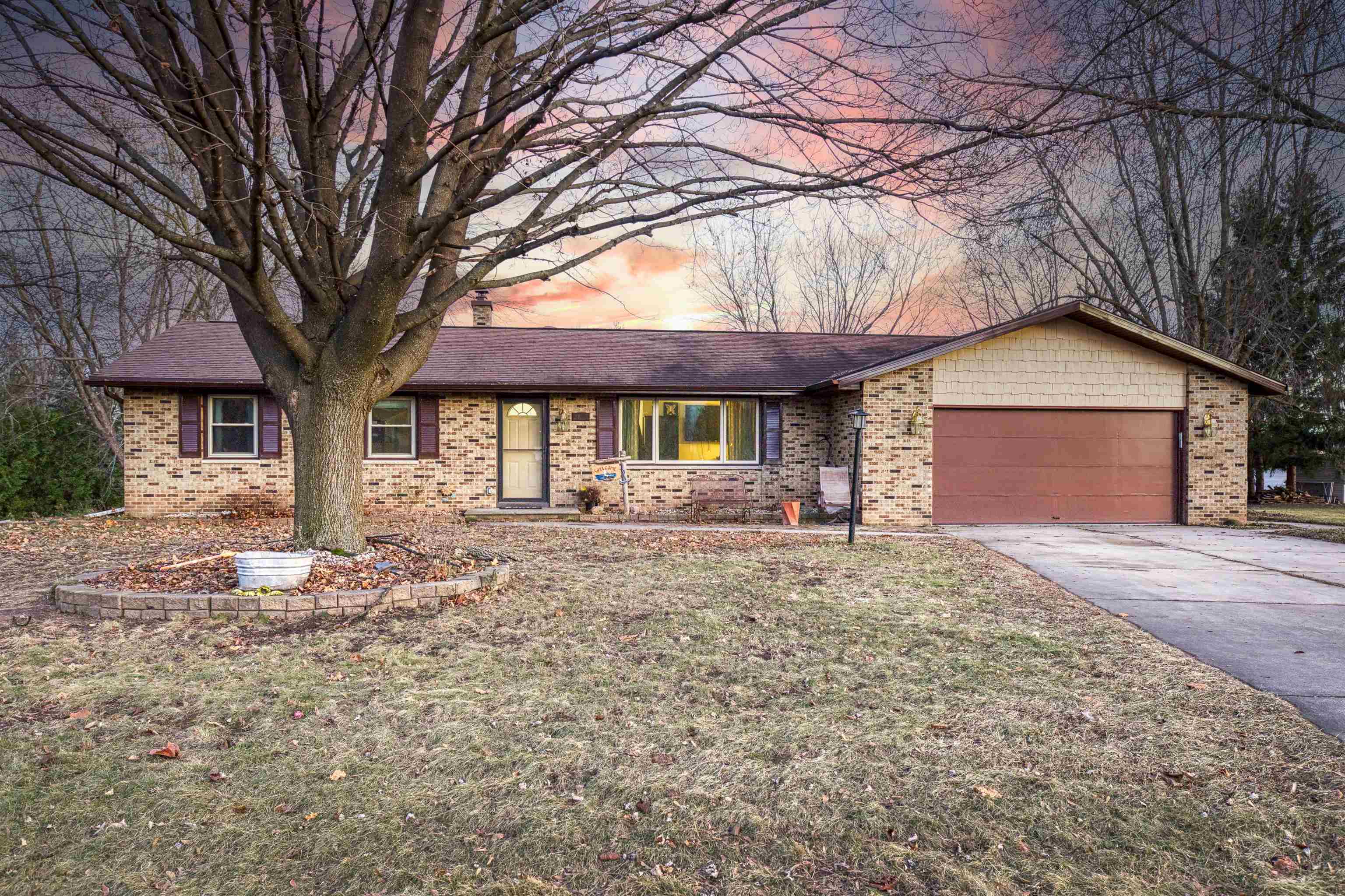 2865 SHADE TREE Court