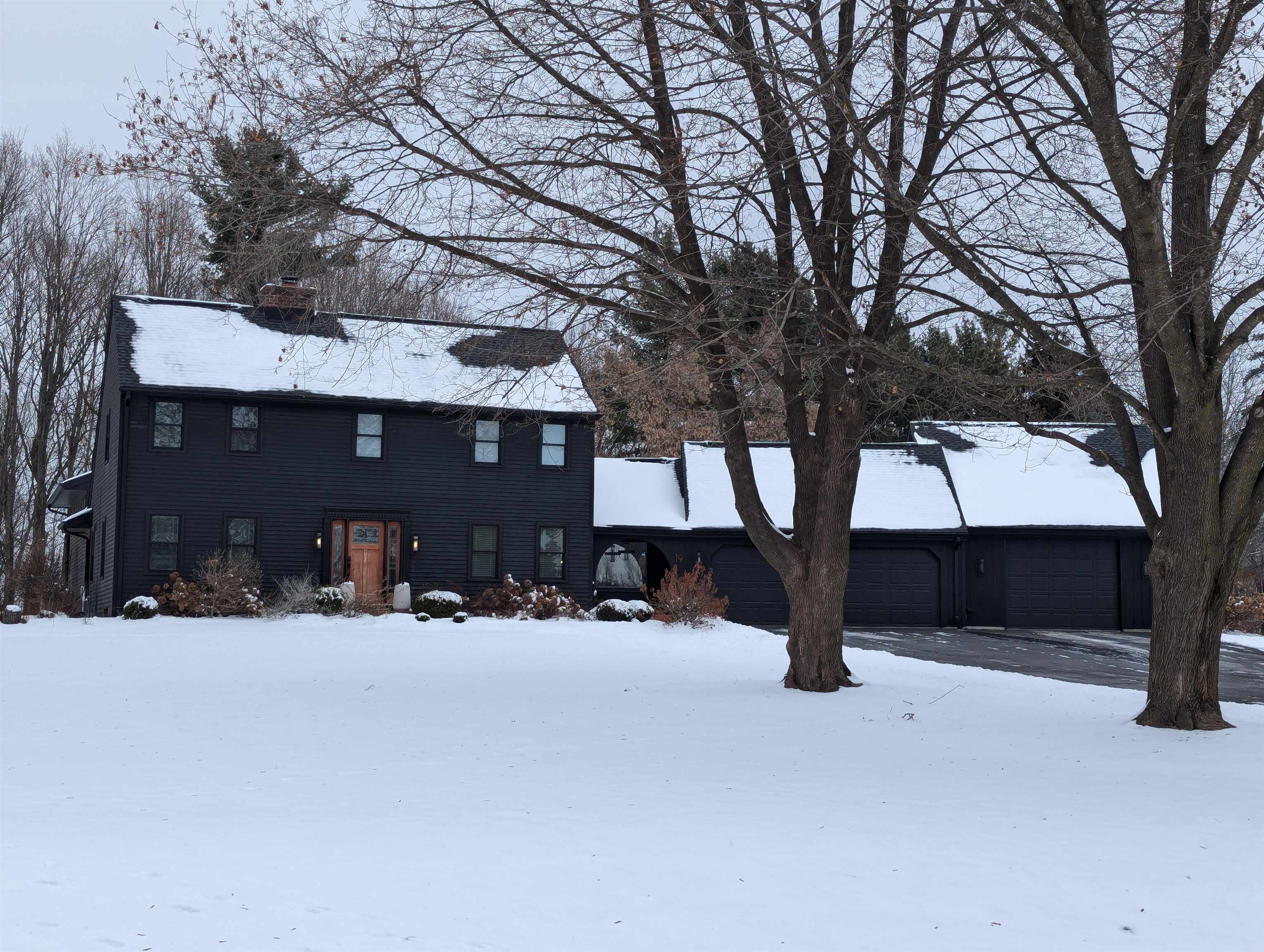 19 CRESTVIEW Drive