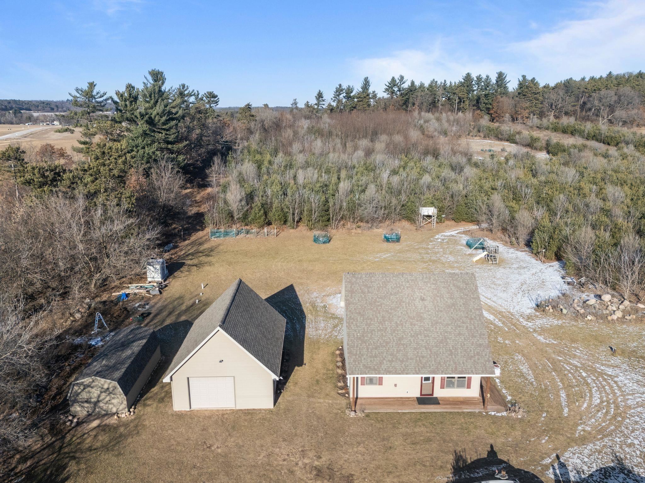 N7228 COUNTY RD E