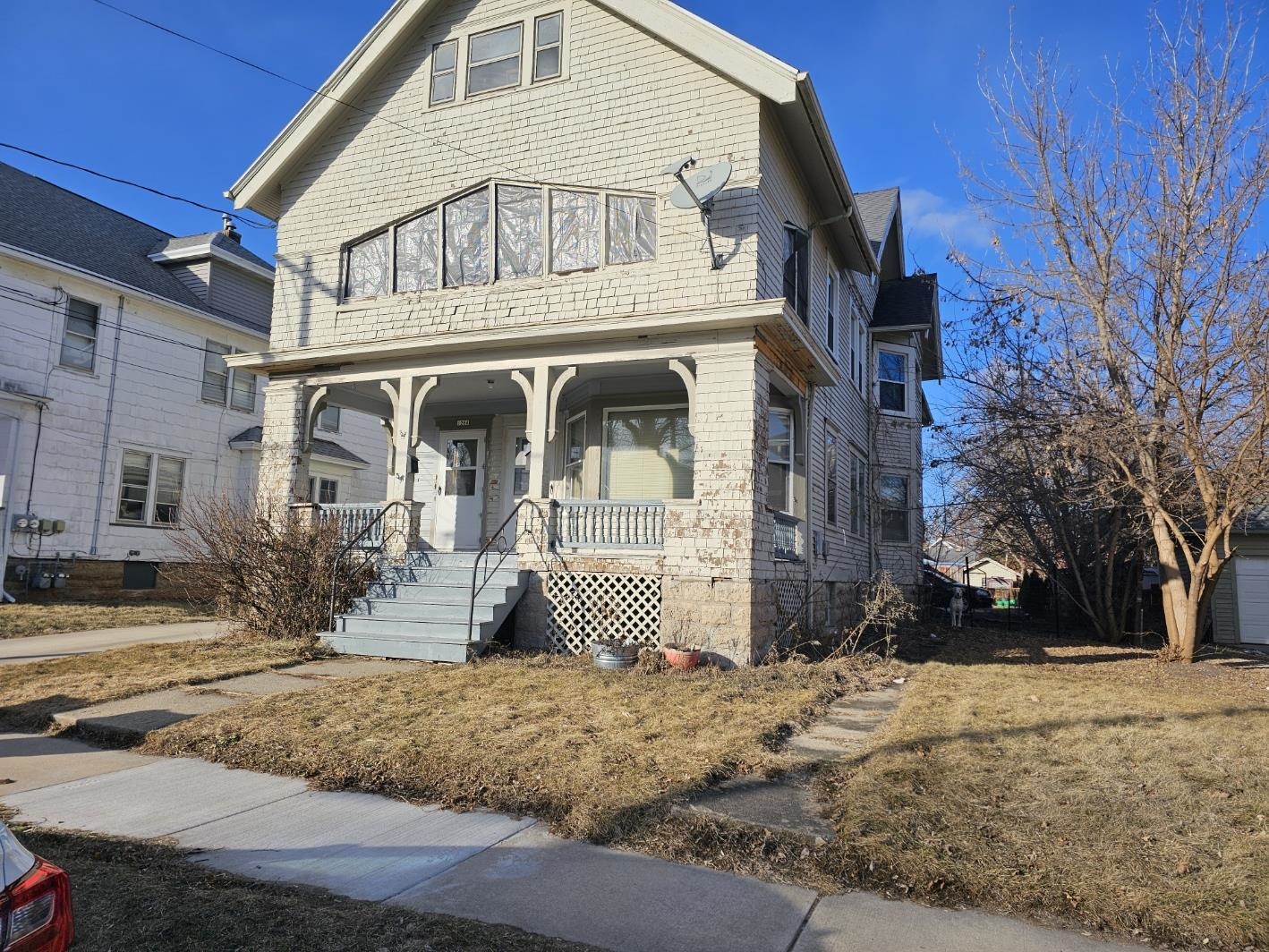 126 W 12TH Avenue