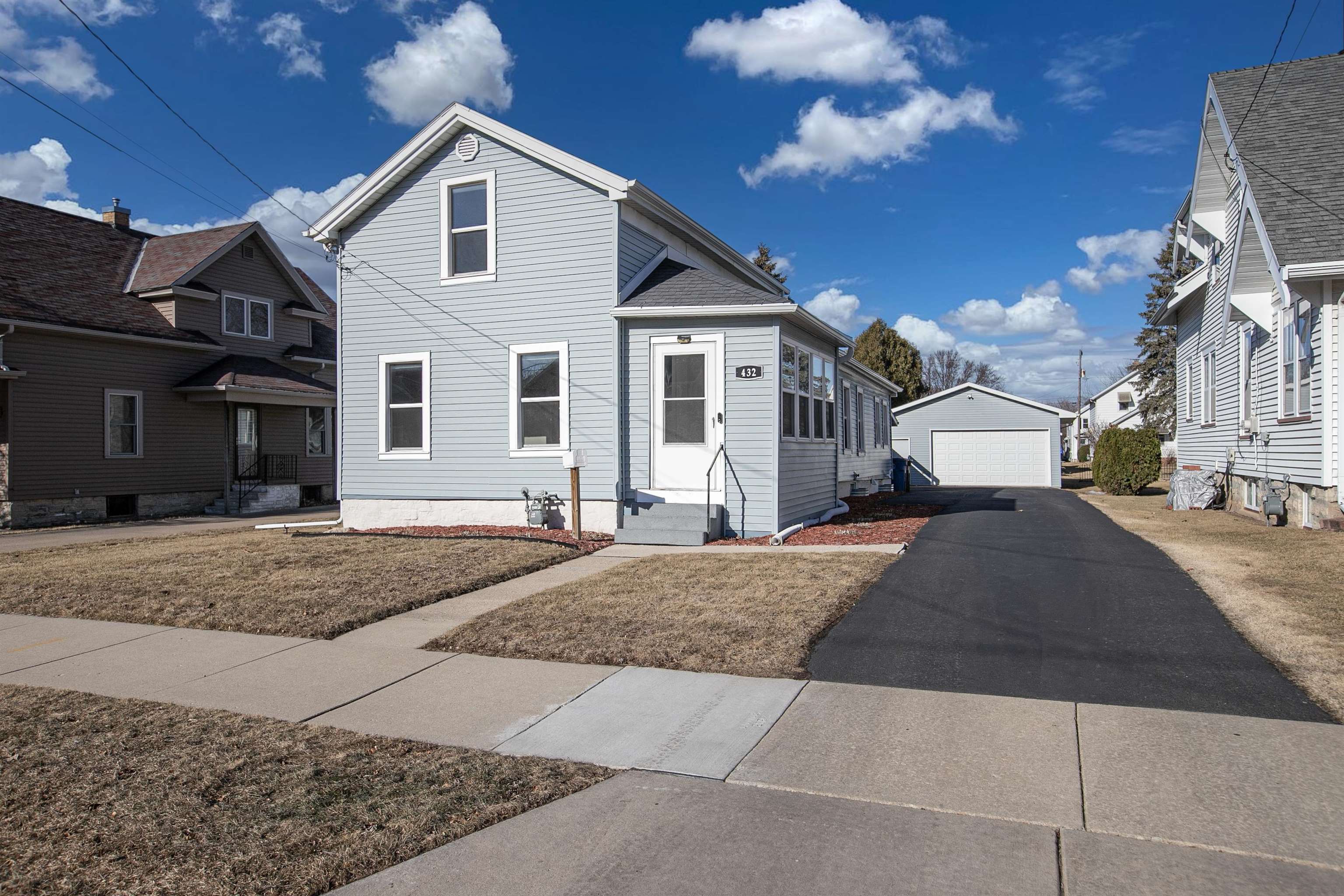 432 W 11TH Avenue