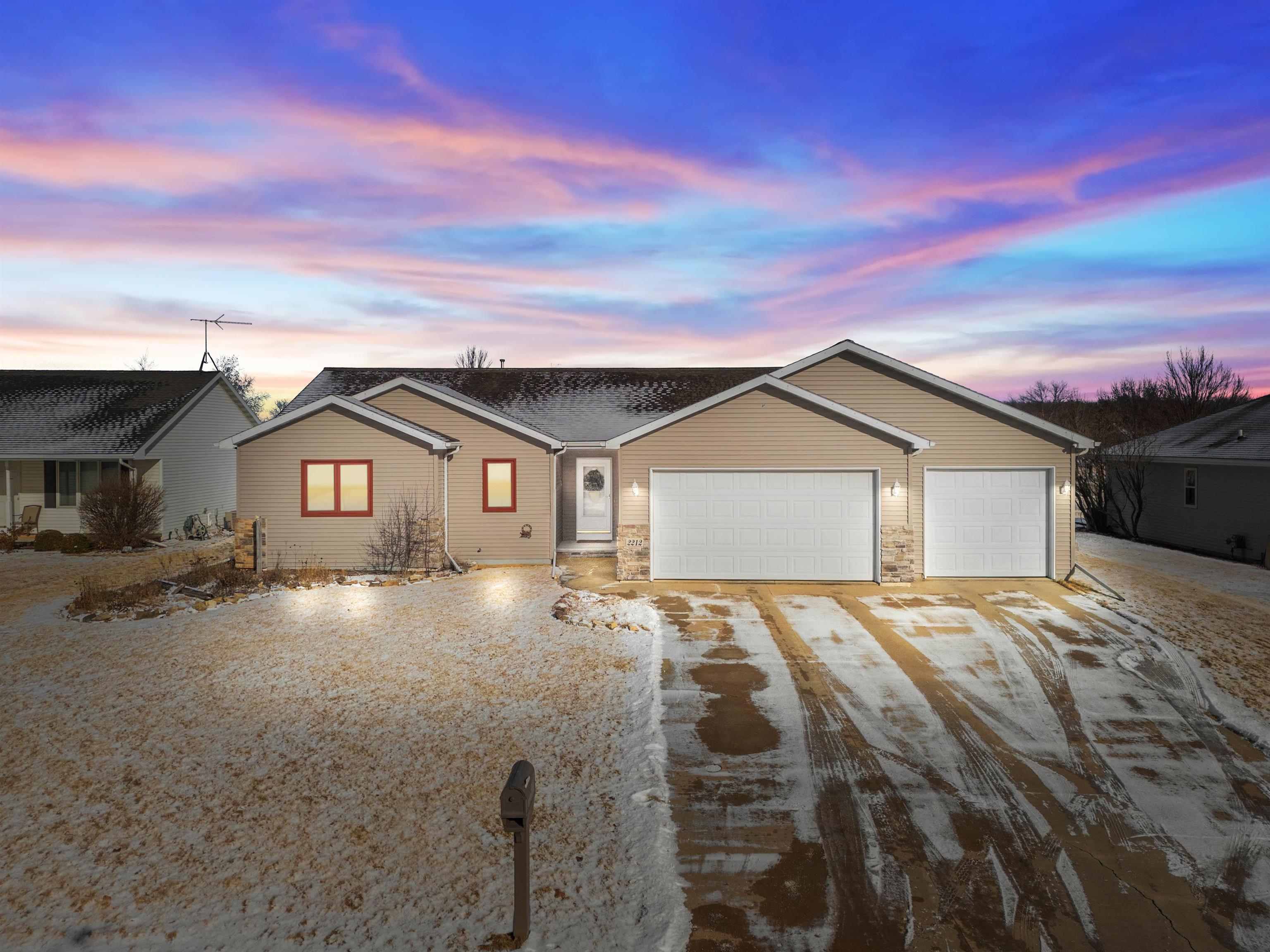 2212 HILLINGTON Drive
