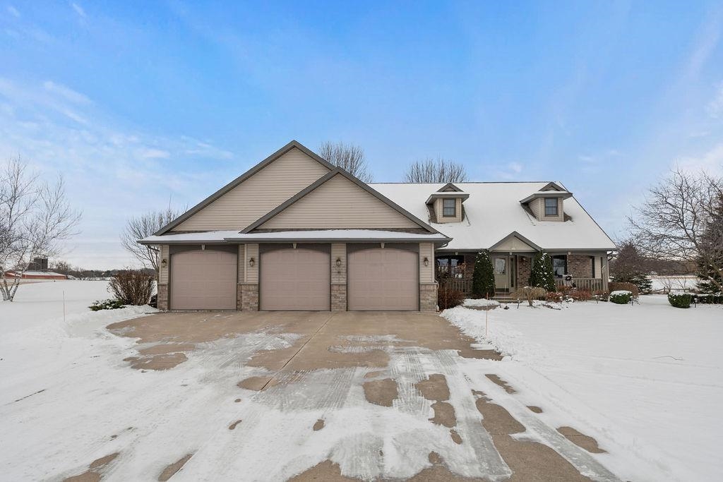 W3761 LONE OAK Drive