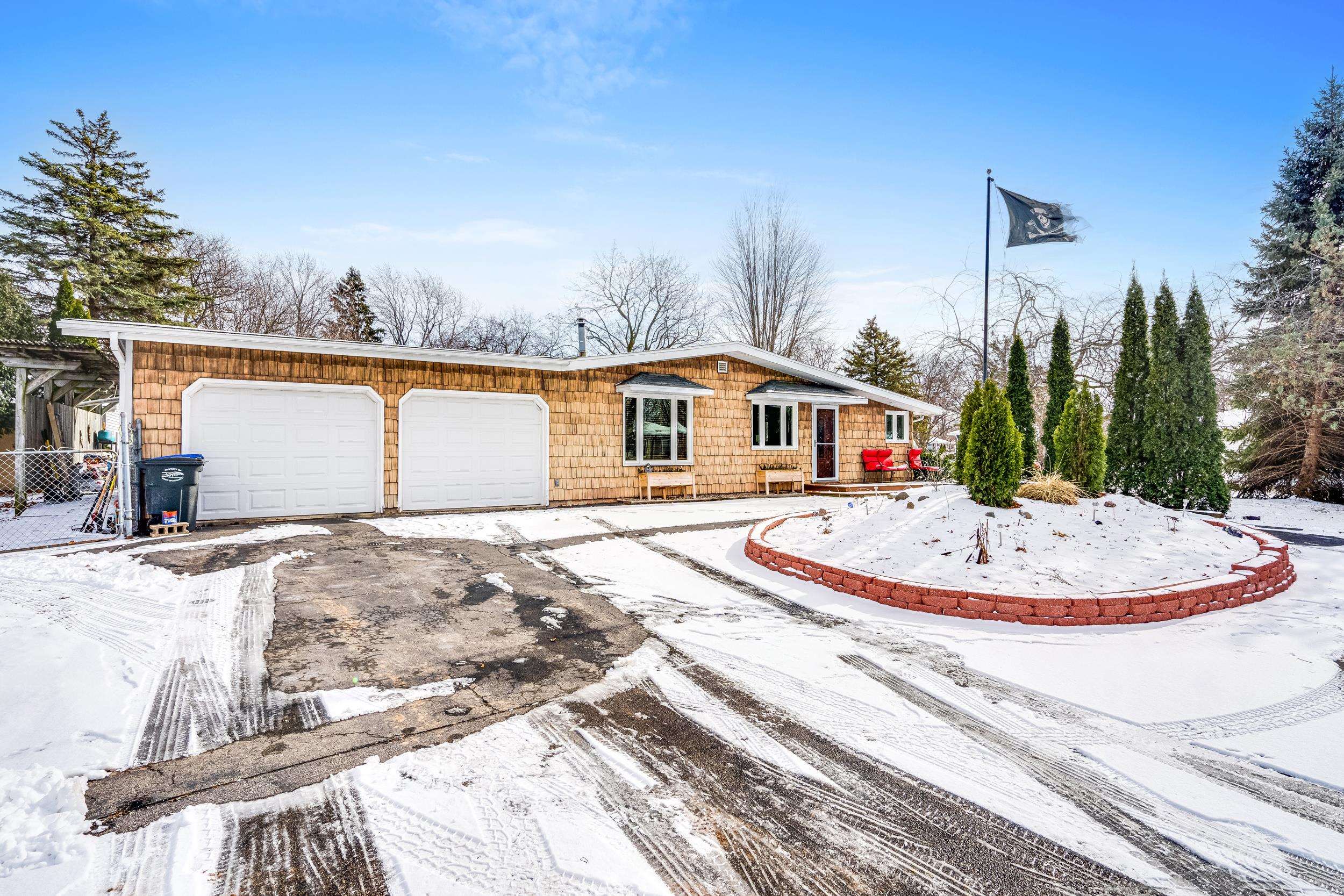 1445 SUNSET Lane