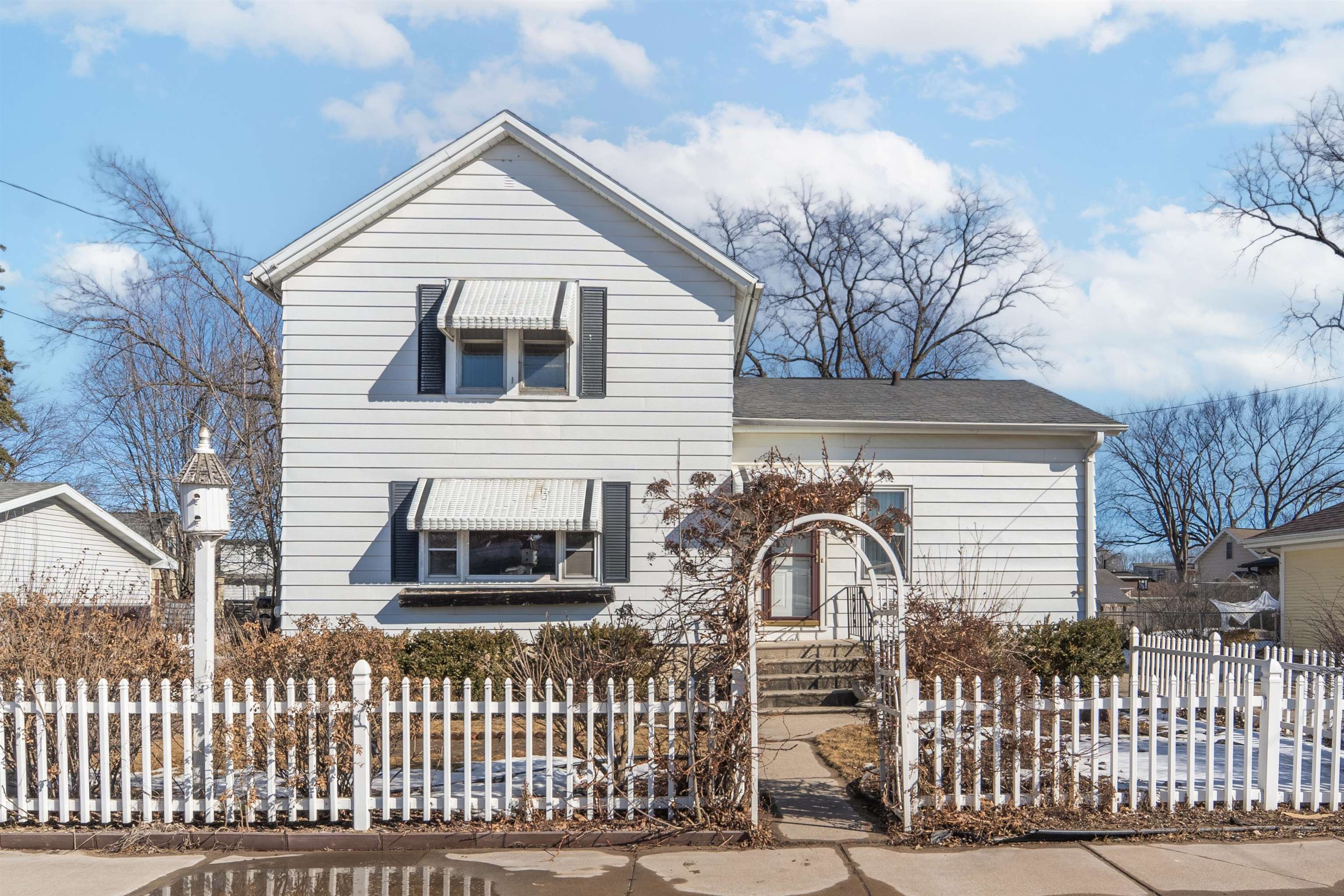 1222 CENTRAL Street