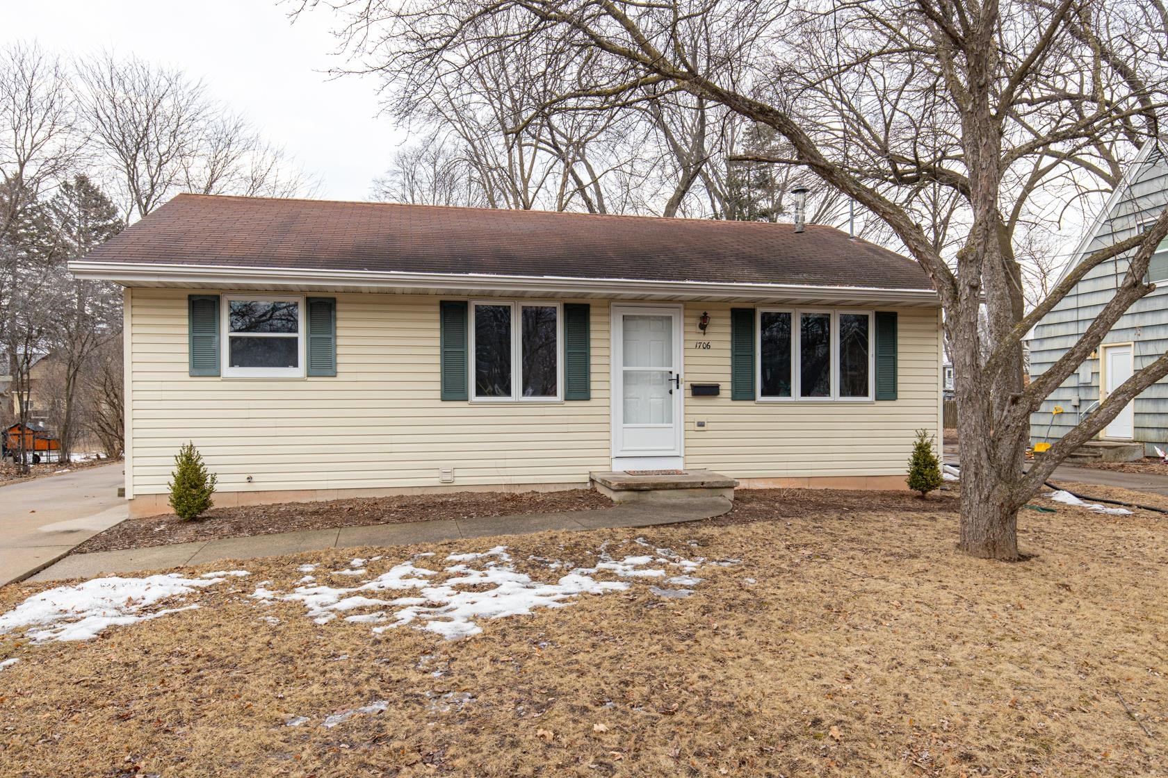 1706 S MEMORIAL Drive