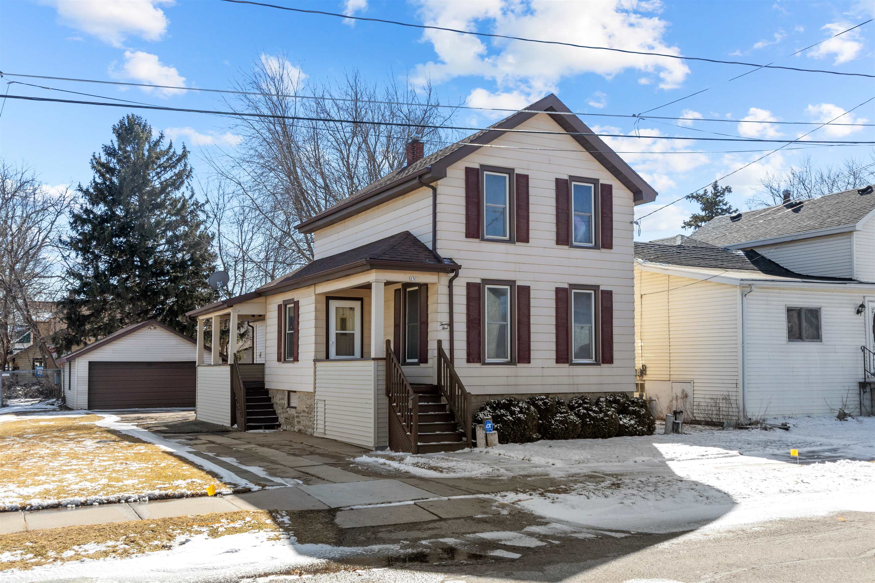 25 W 12TH Avenue
