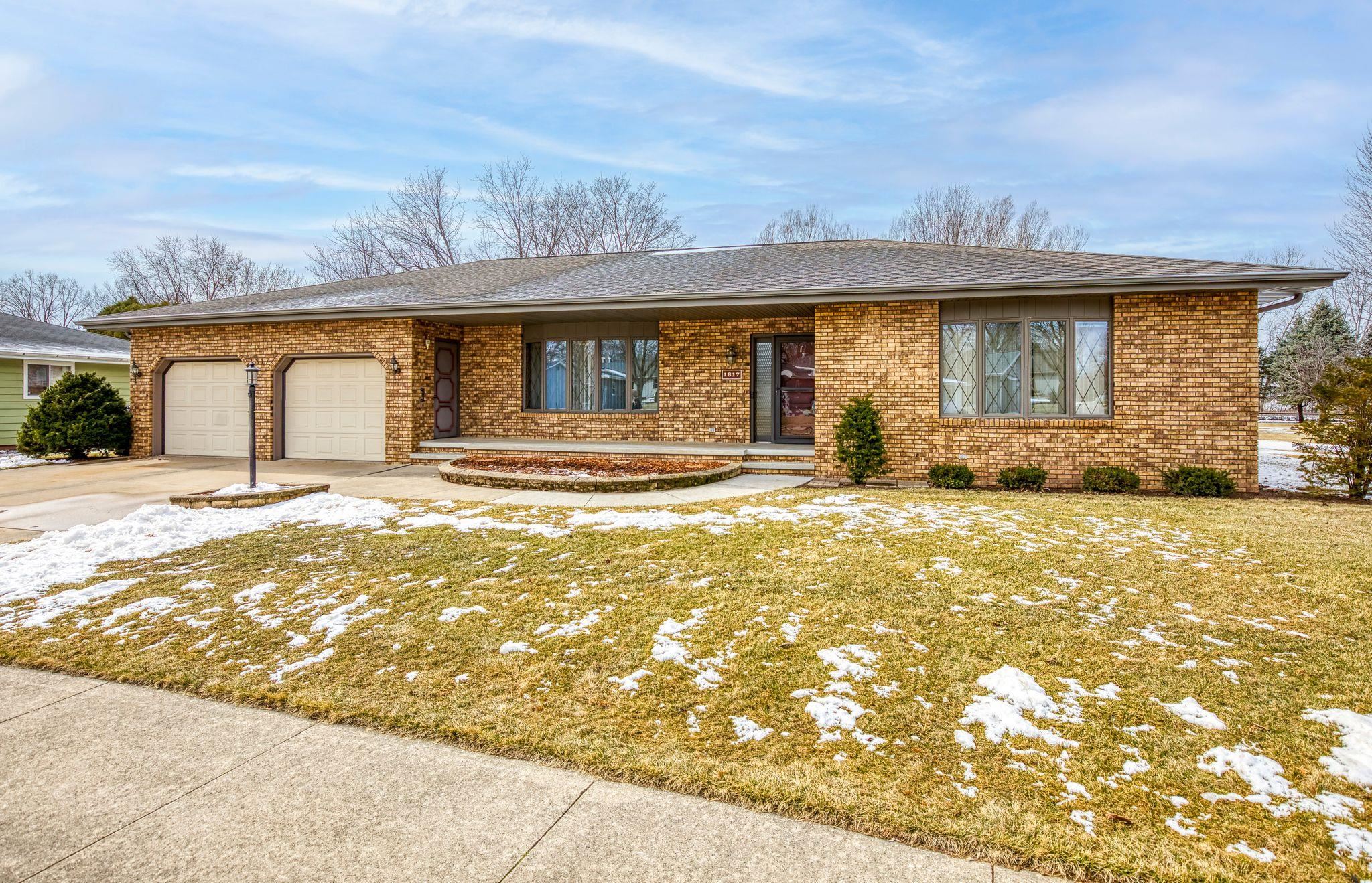 1817 SHERRY Lane