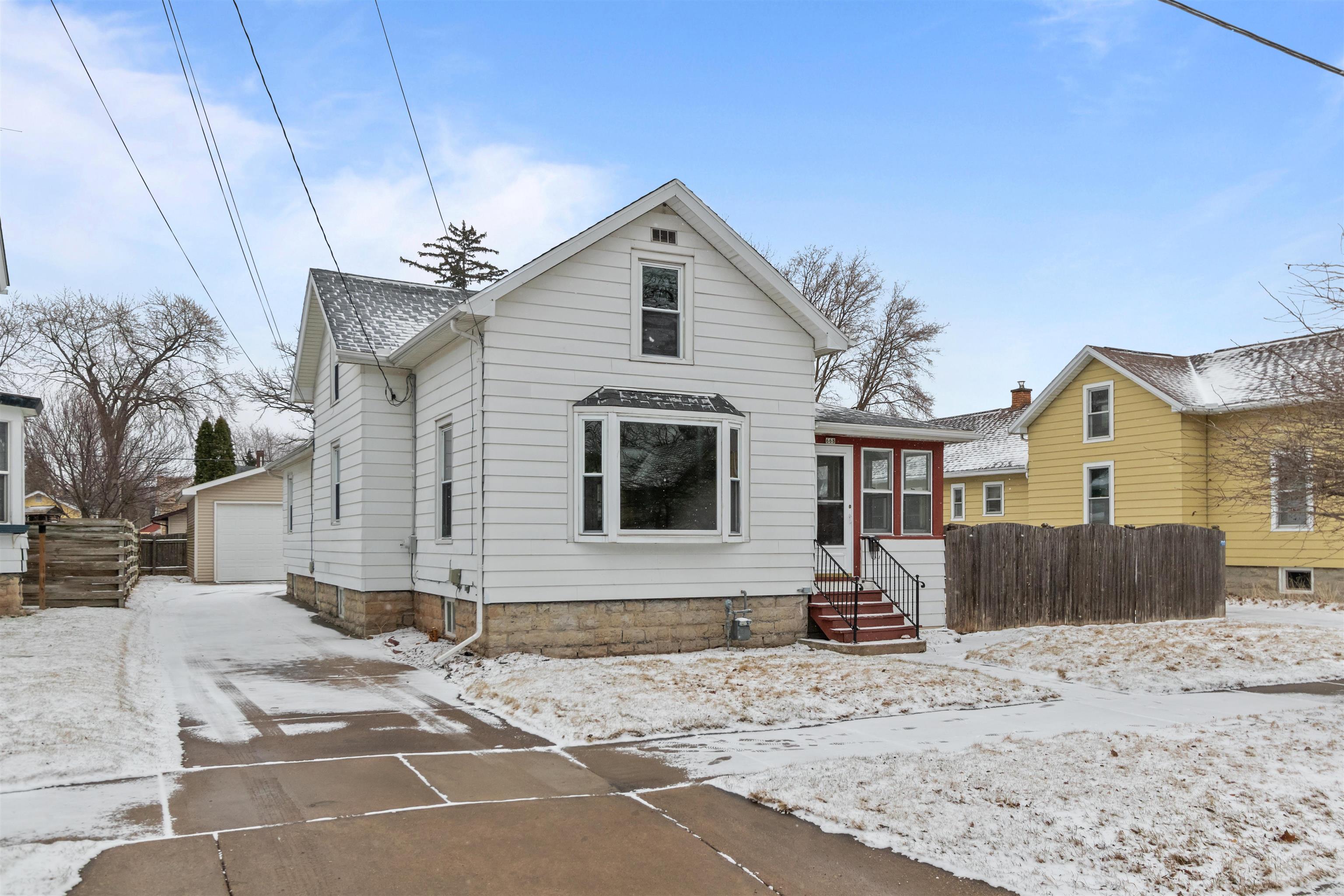 668 MONROE Street