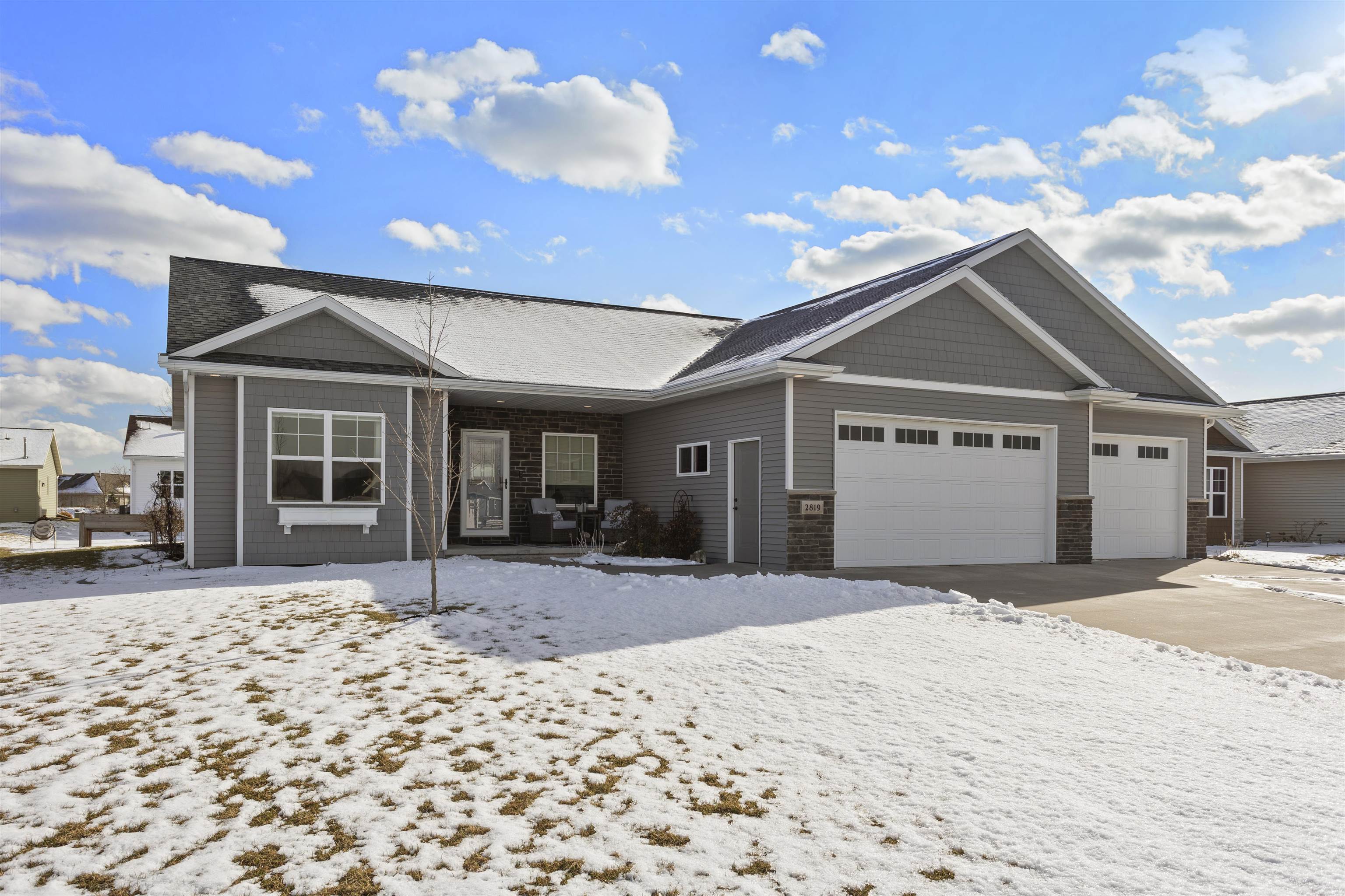 2819 W HIDDEN PINE Drive