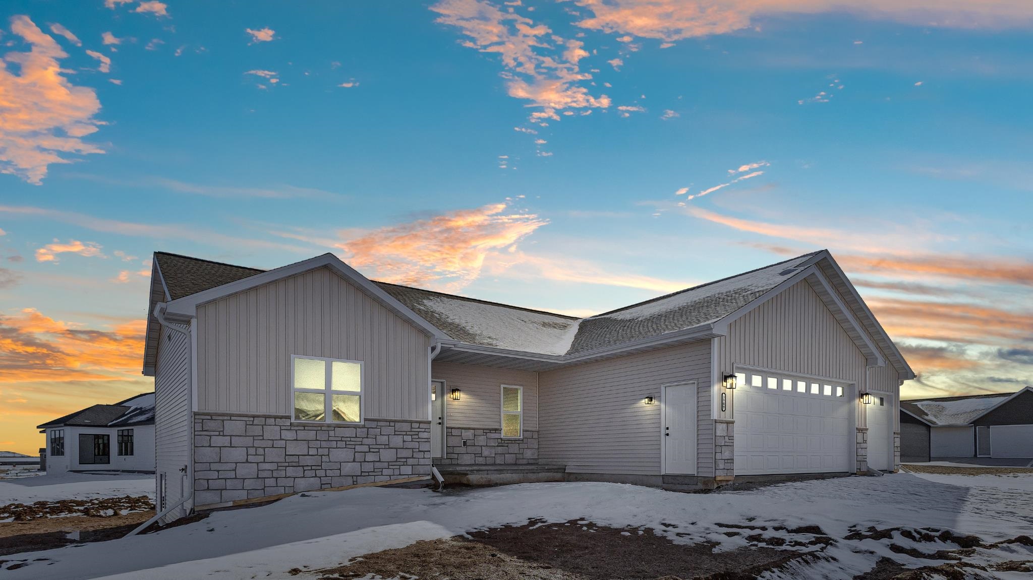 3909 E ZION Court