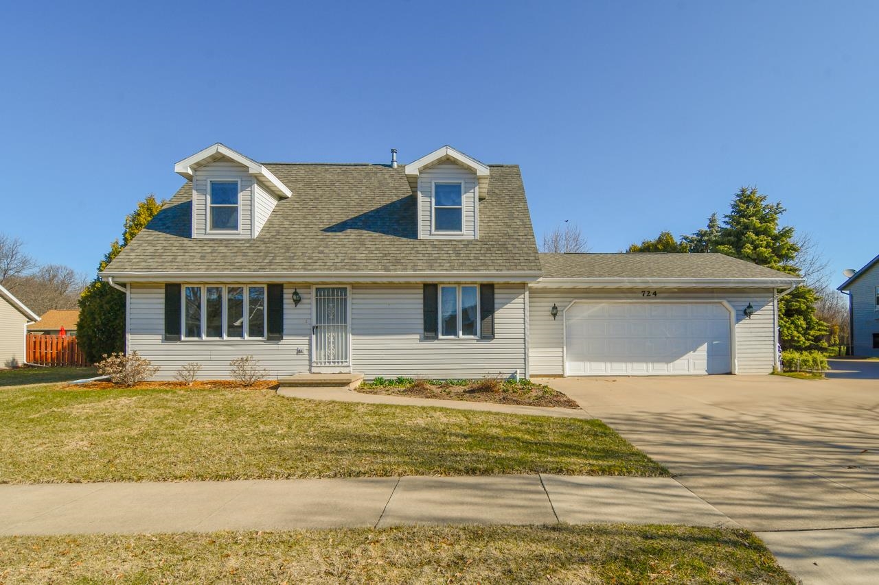 724 STRAWBERRY Lane