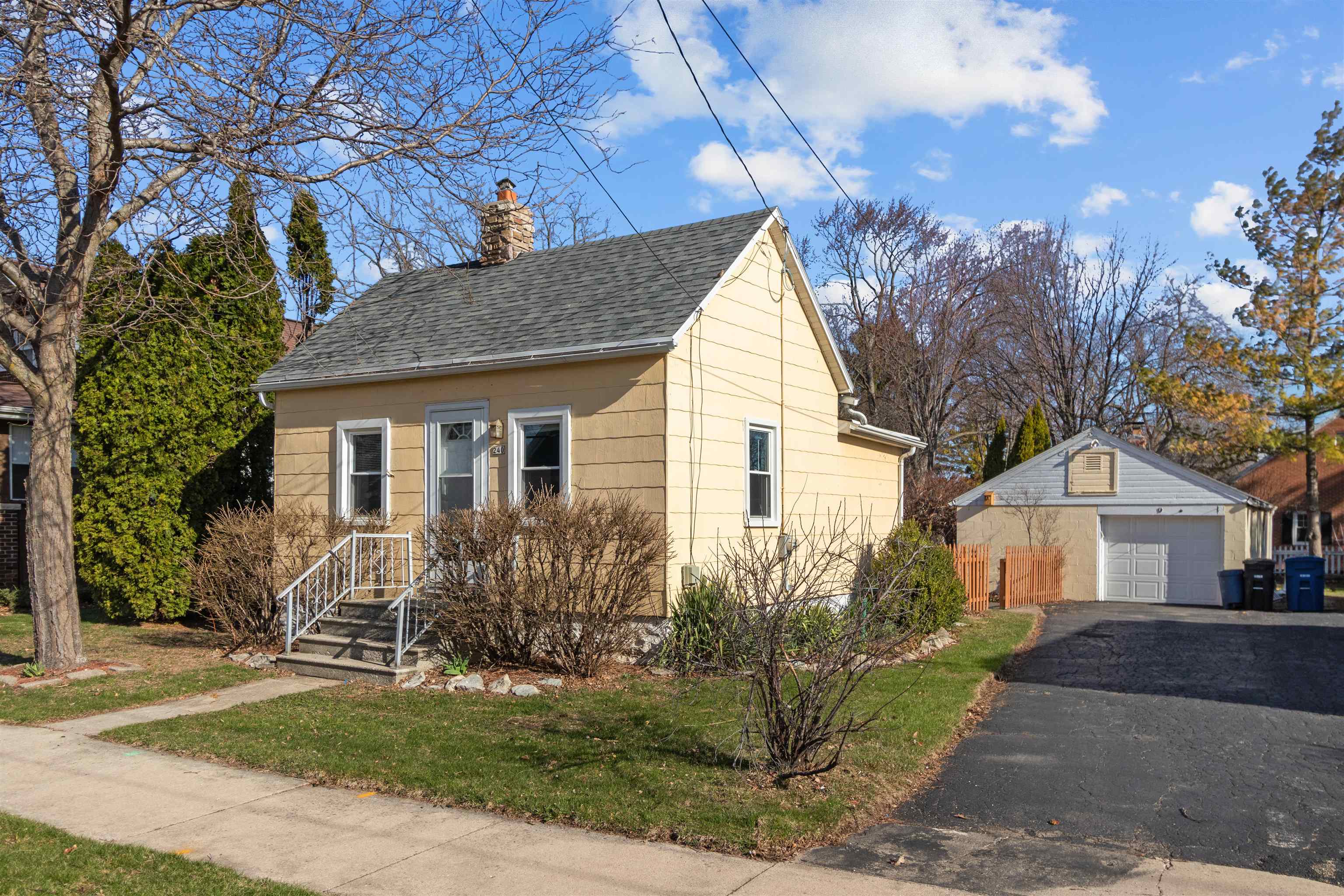 240 W 17TH Avenue