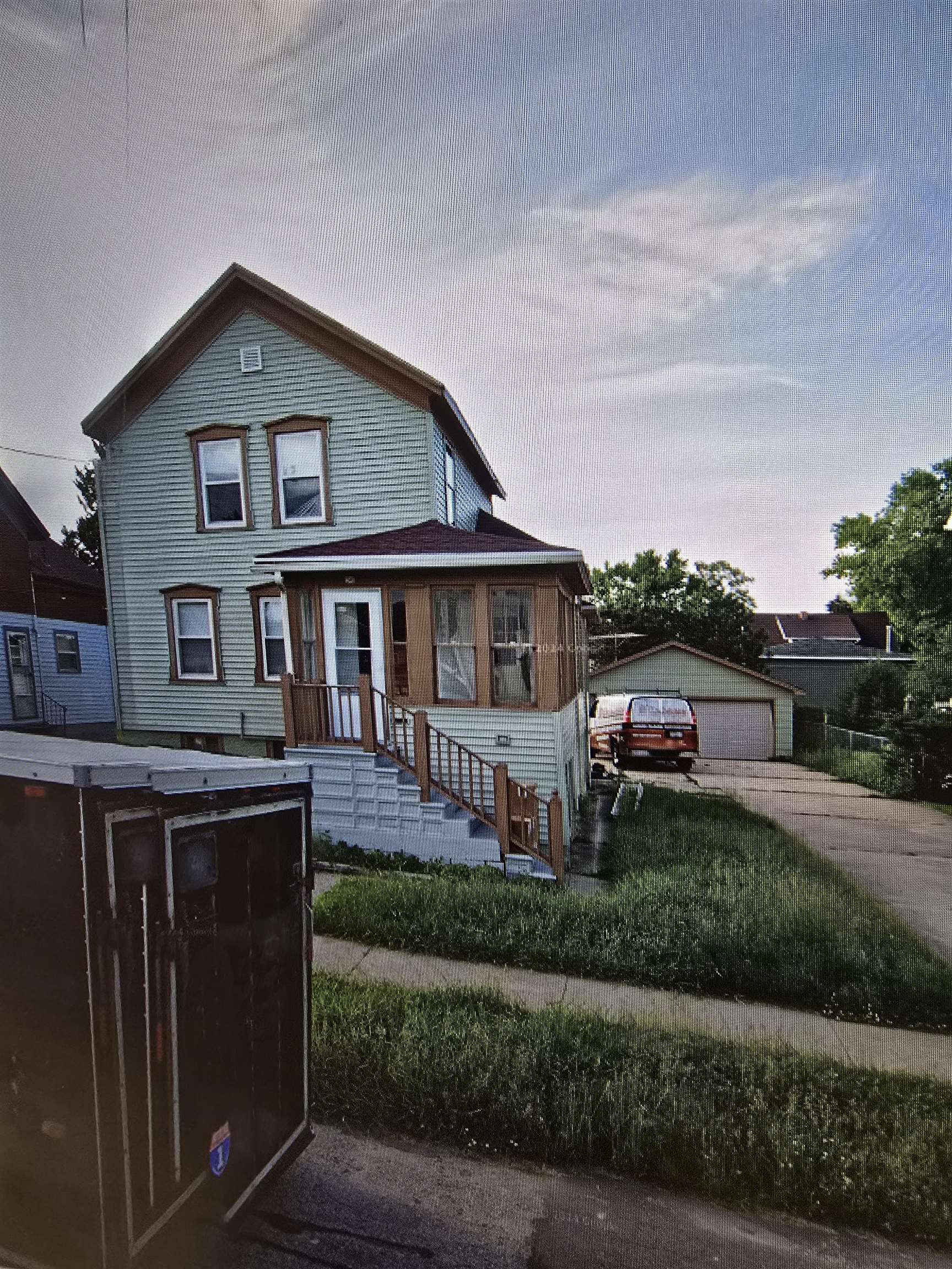 30 W 12TH Street