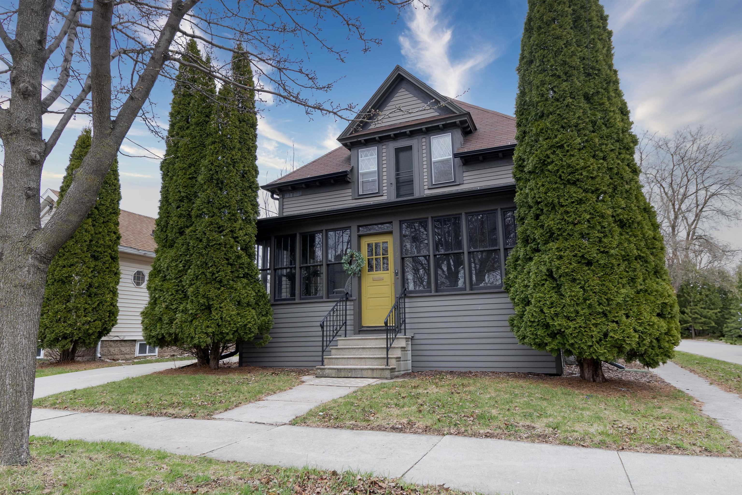 212 N STORY Street