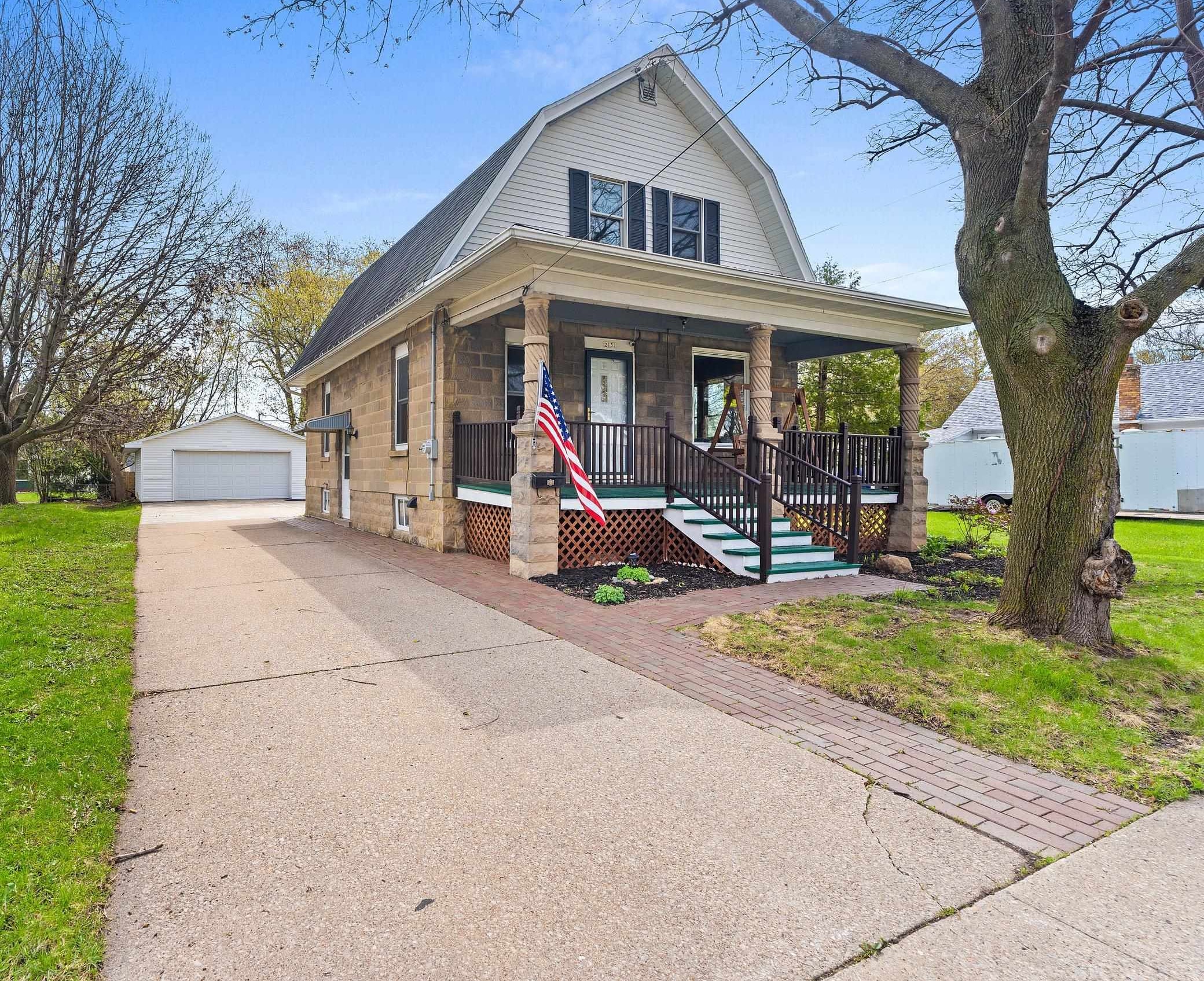 2132 N MAIN Street