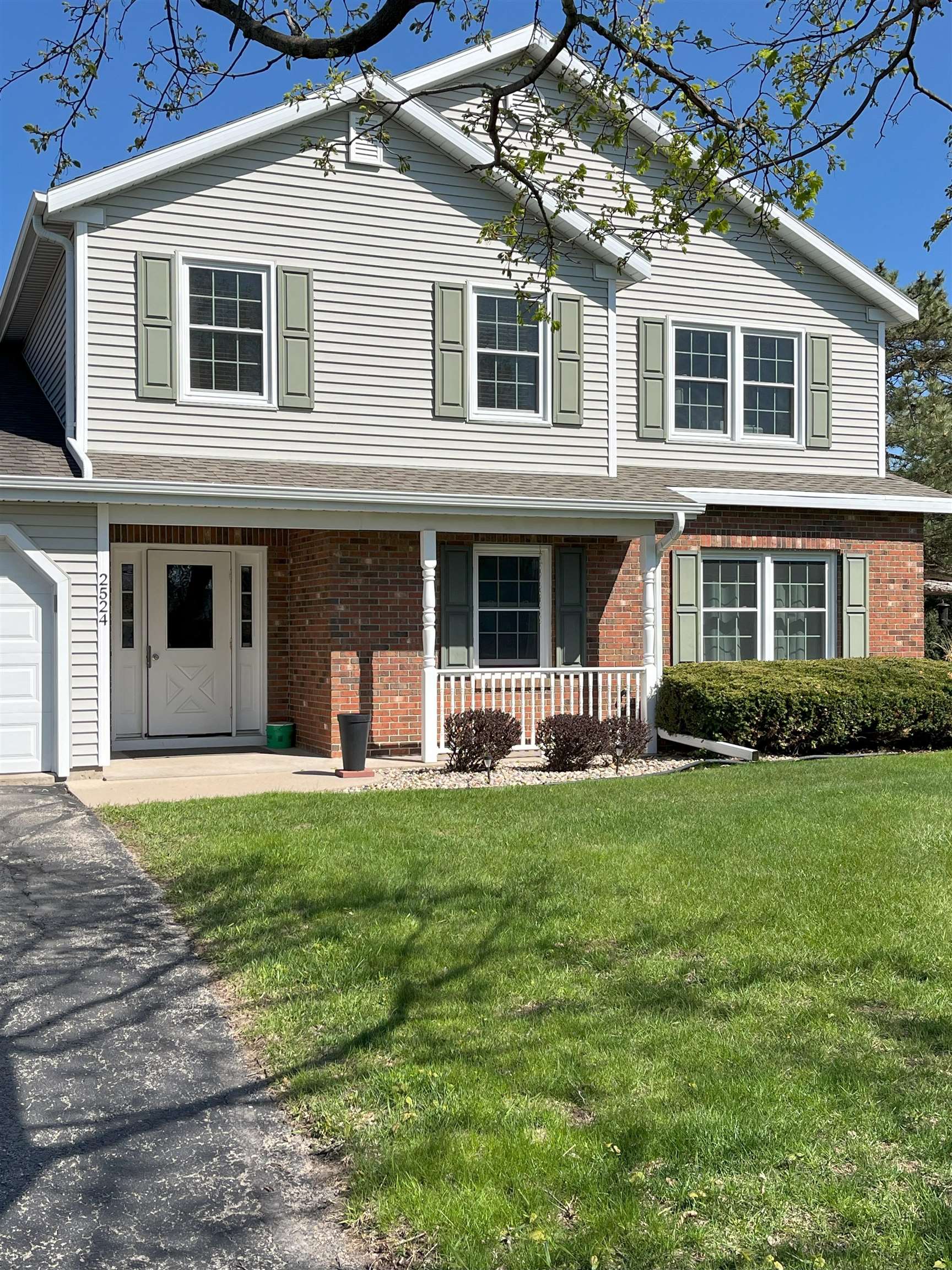 2524 VILLAGE Lane Unit: D