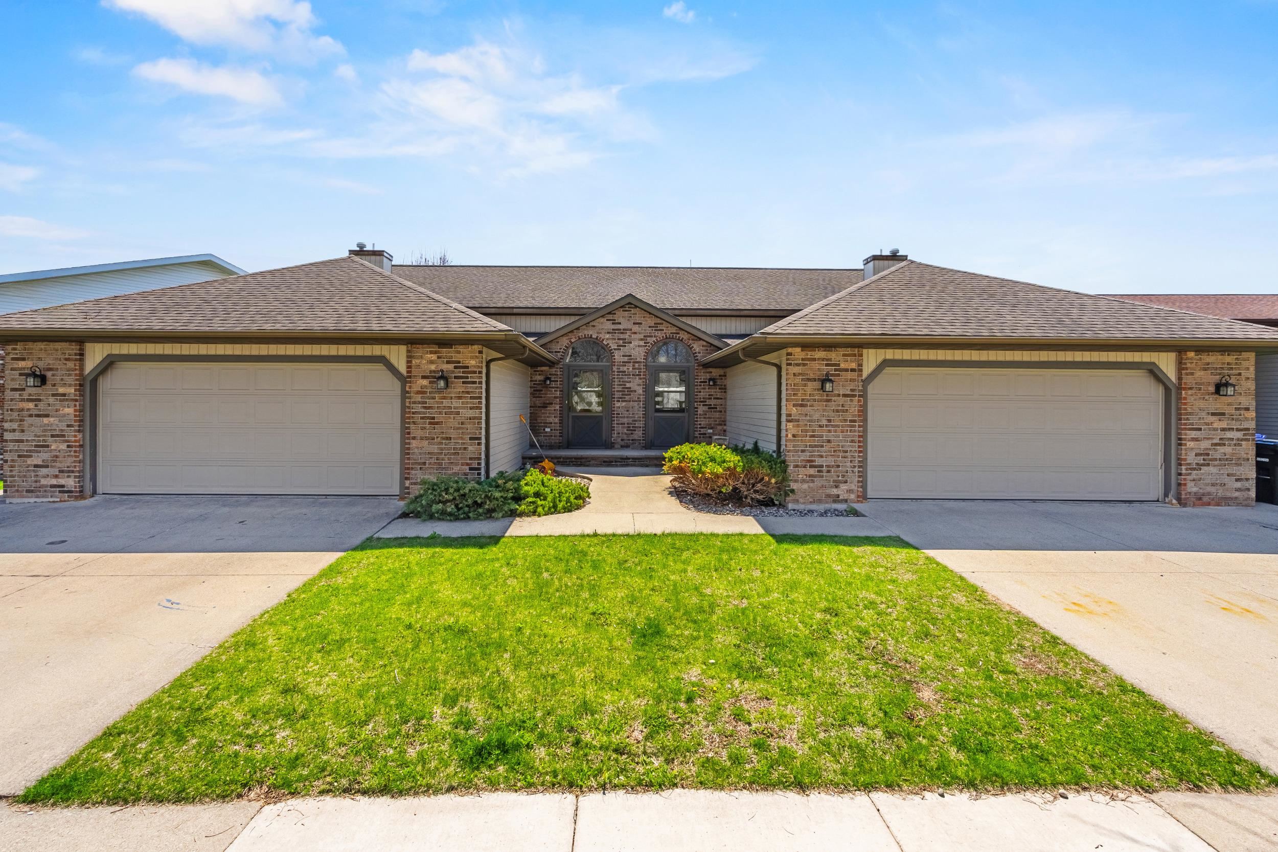 801 W RIDGEVIEW Drive