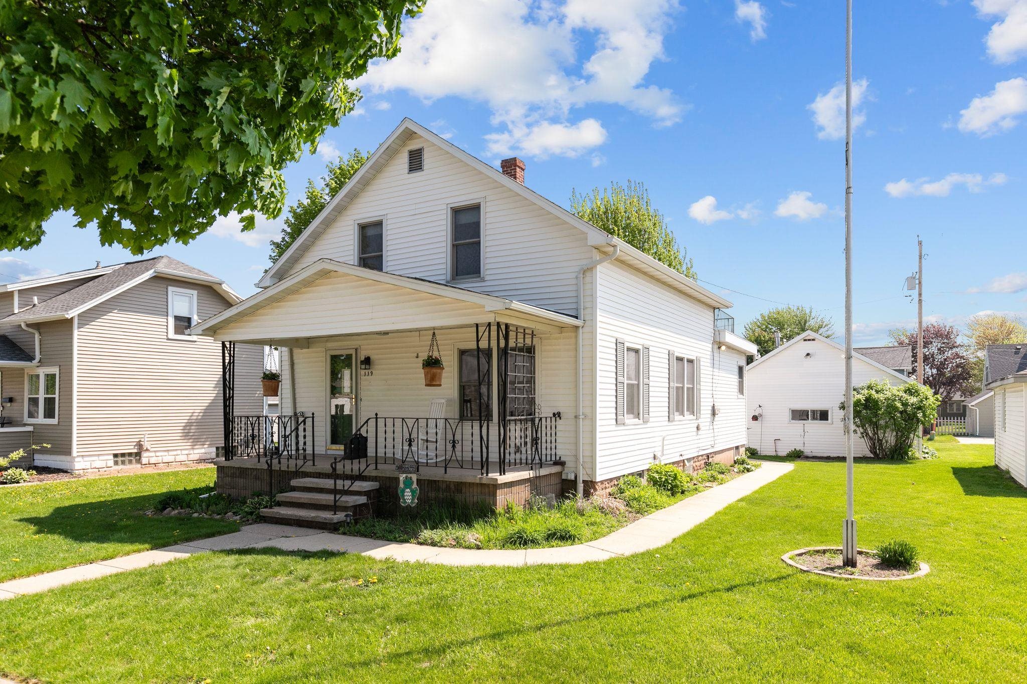 119 S JOHN Street