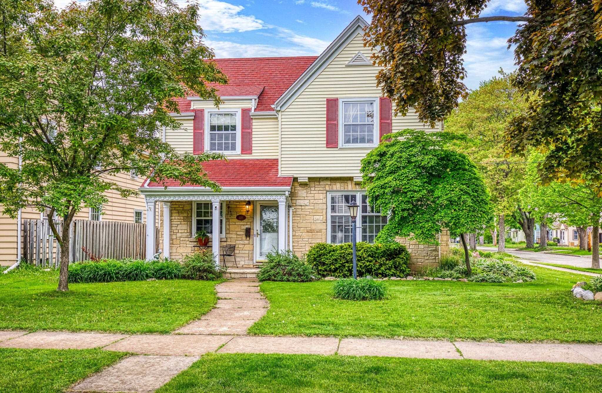 326 W PARKWAY Boulevard