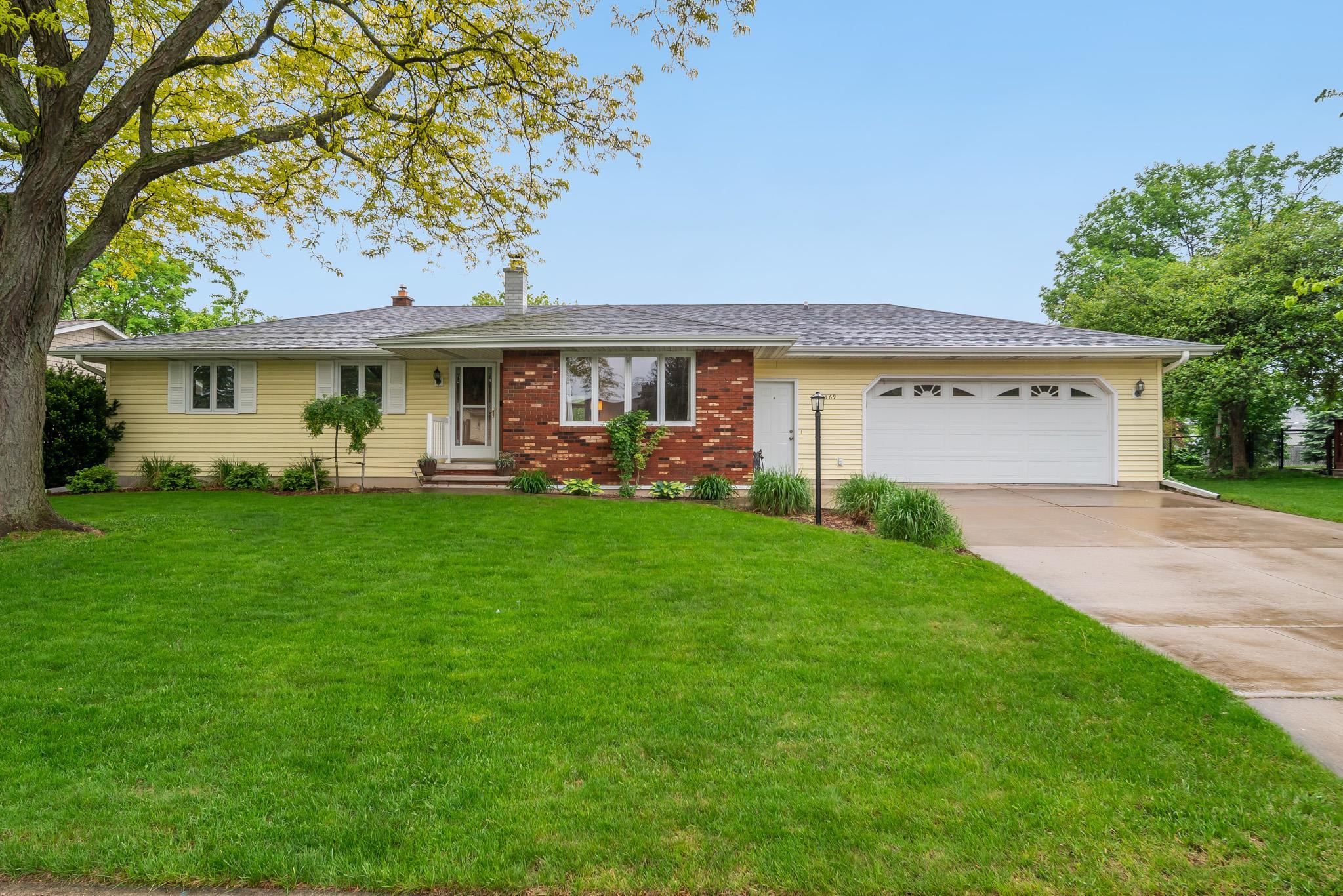 1369 MULBERRY Lane