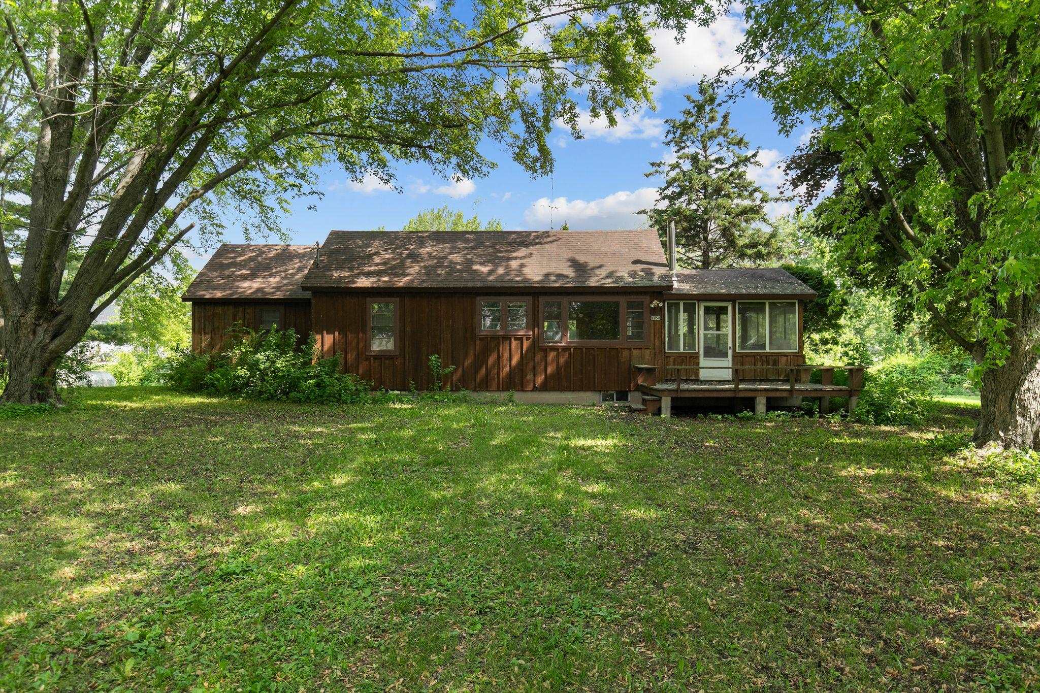 8950 PINE Lane