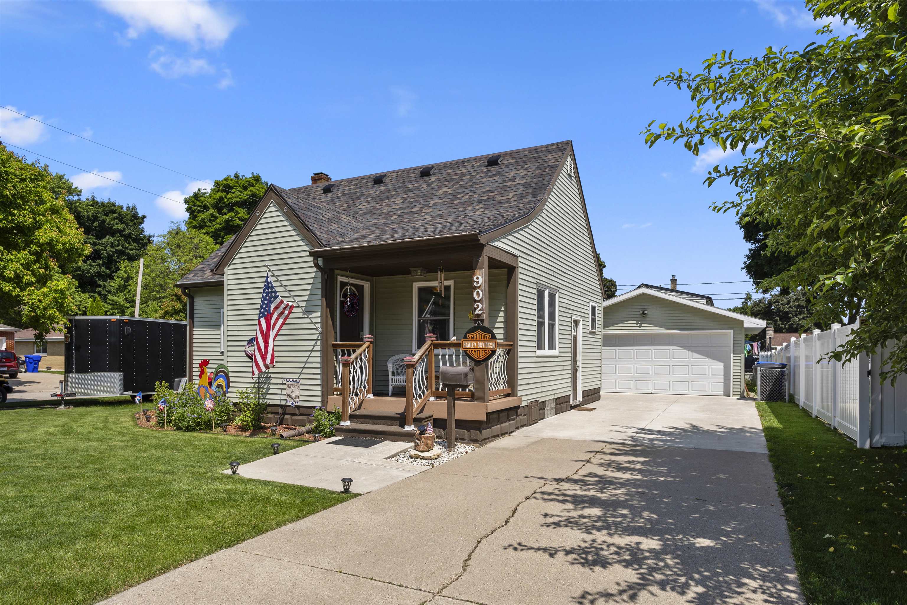 902 E FREMONT Street