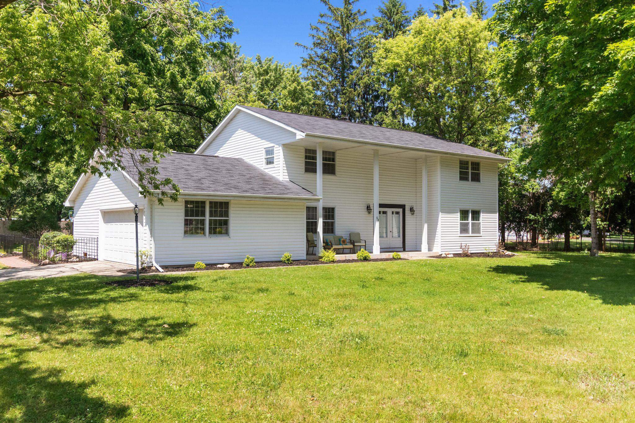 53 MEADOWBROOK Court