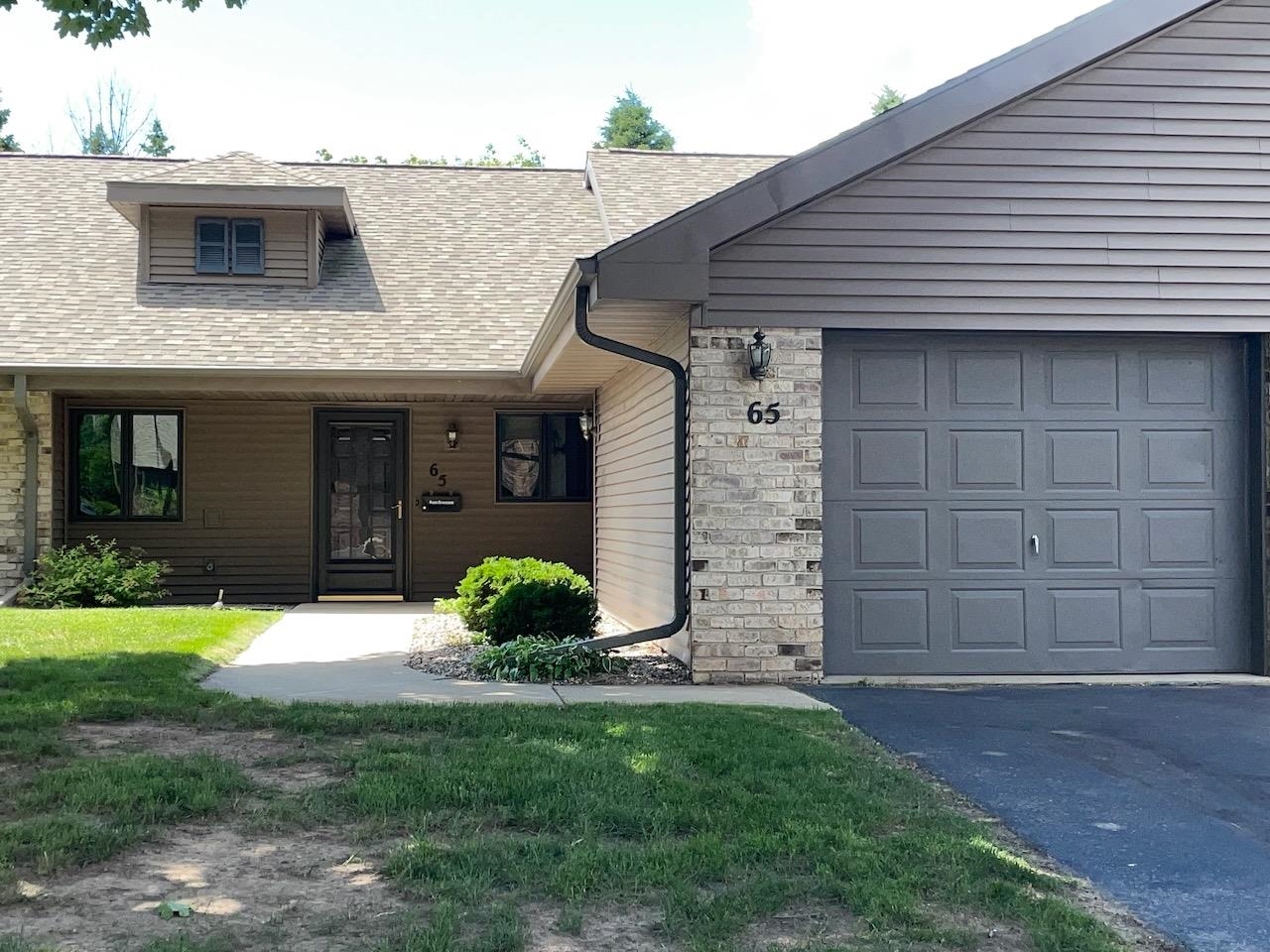 65 SPENCER VILLAGE Court Unit: 14