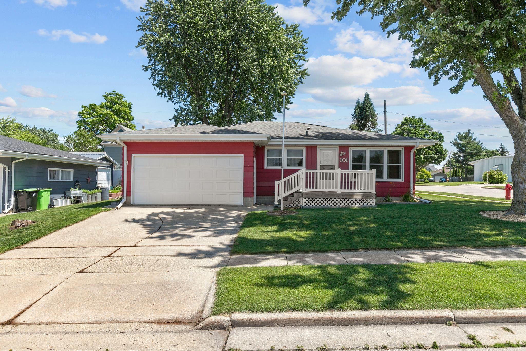 101 ACKERMAN Avenue