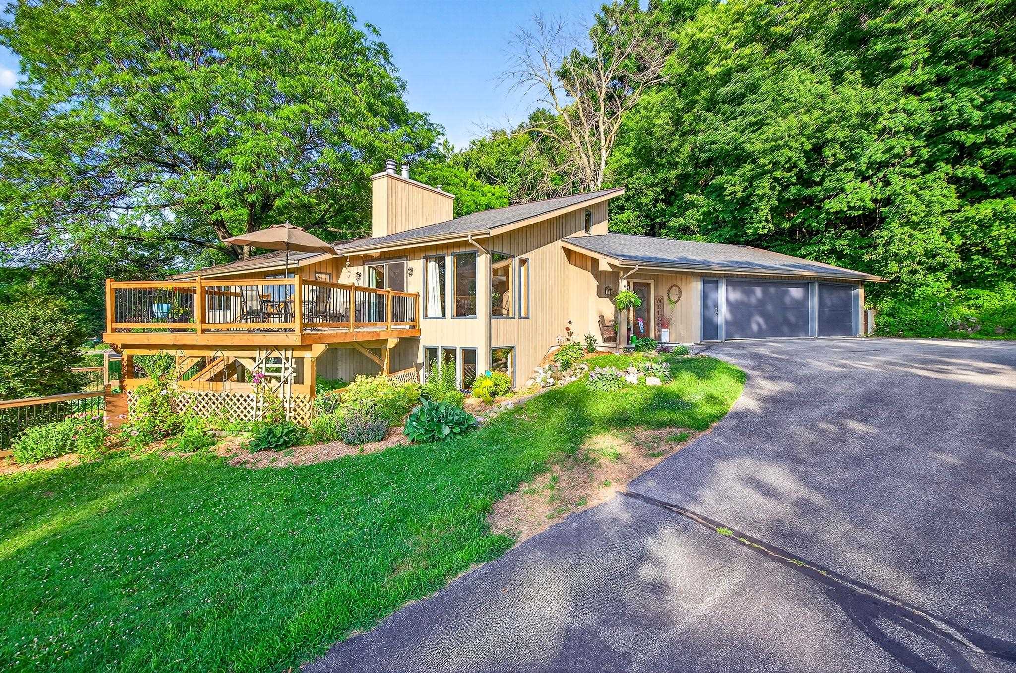 W4887 ESCARPMENT Terrace