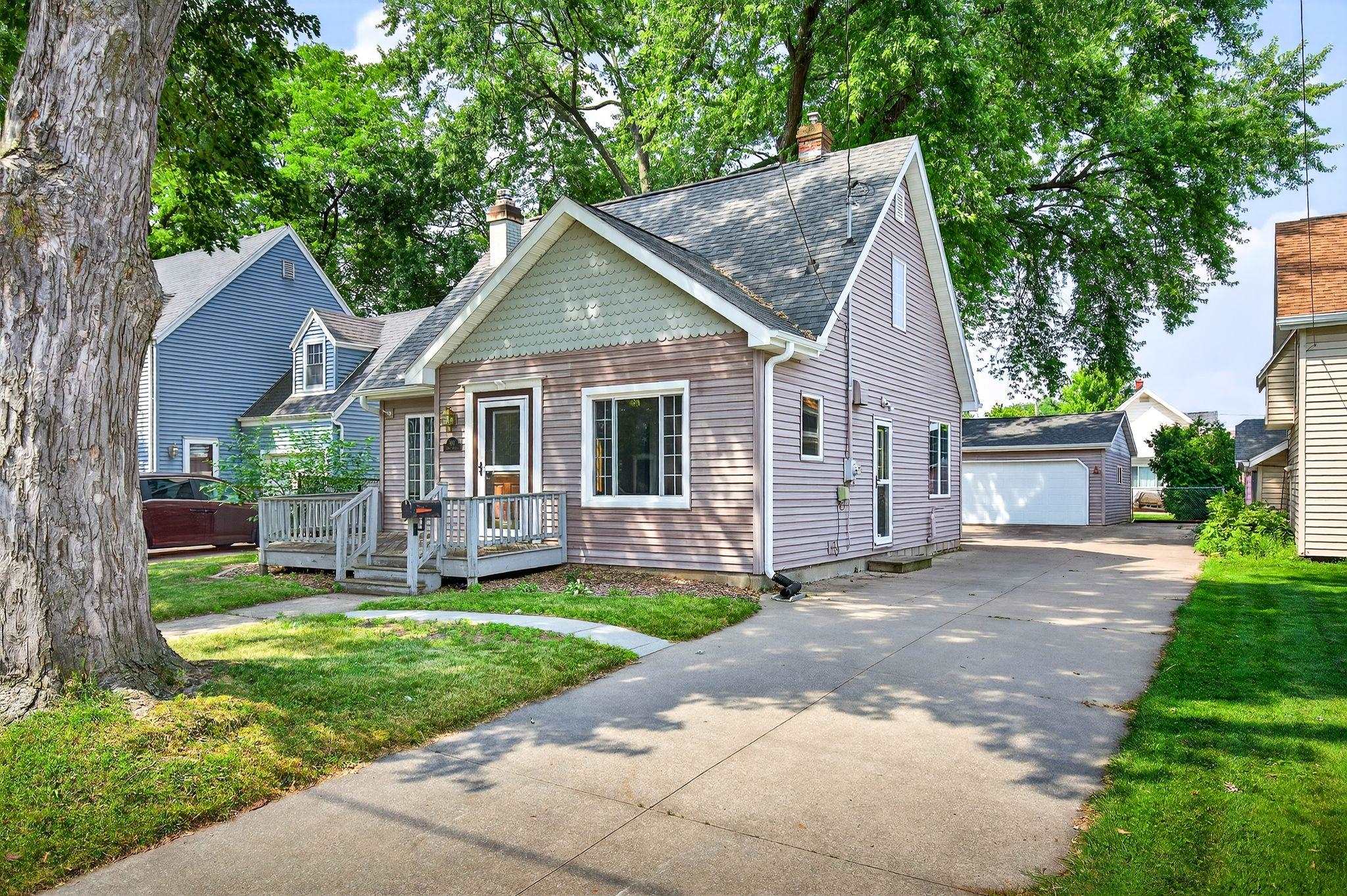 607 GROVE Street
