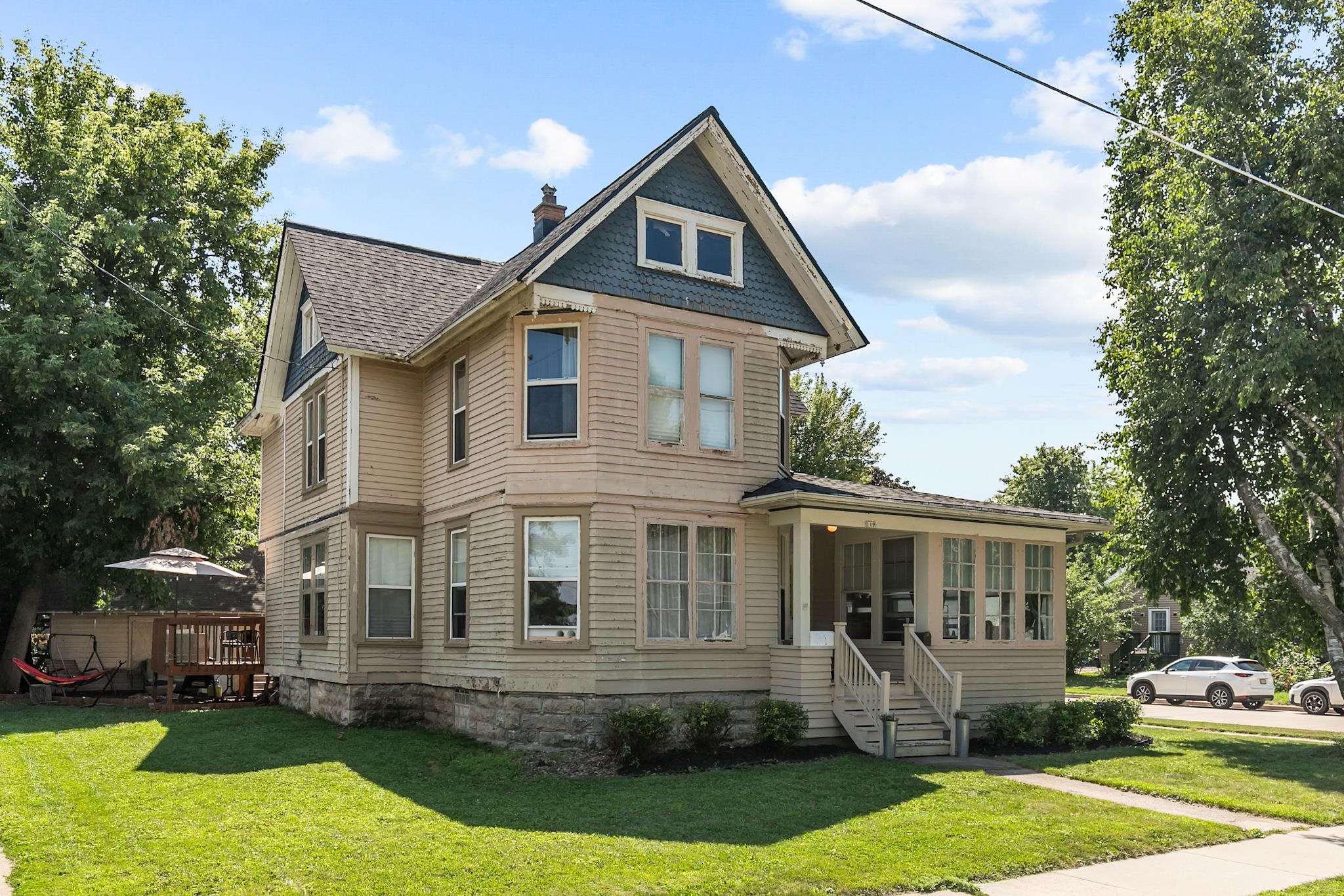 119 SCOTT Avenue
