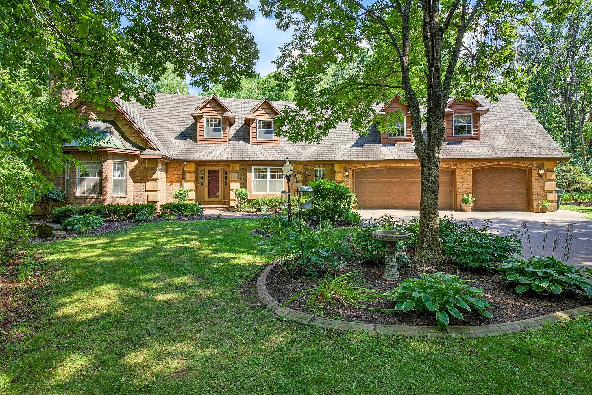 24 WOODHAVEN Lane