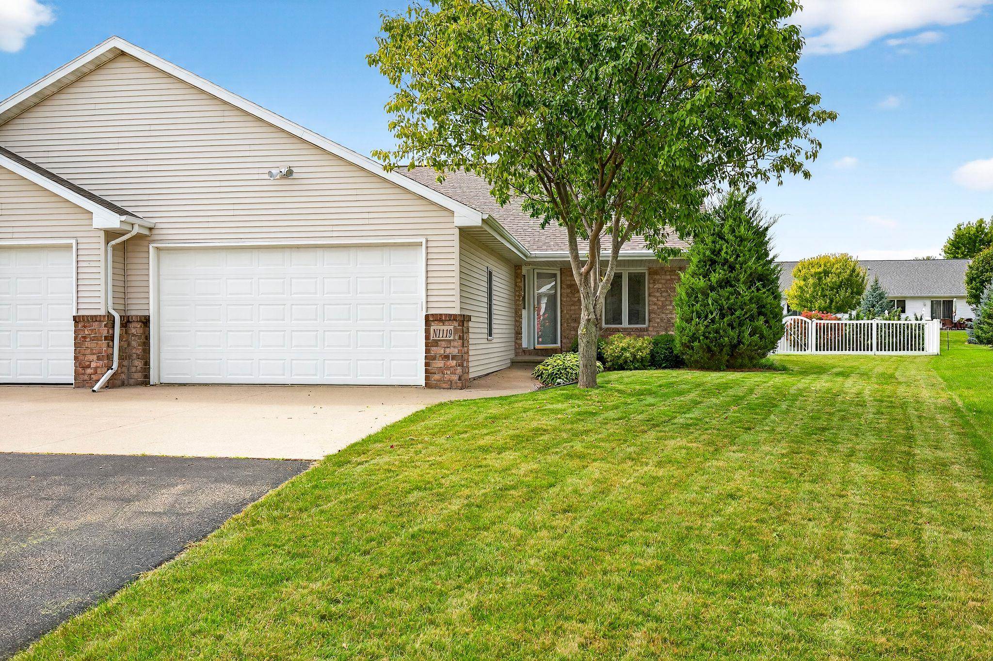 N1119 CRAFTSMEN Court