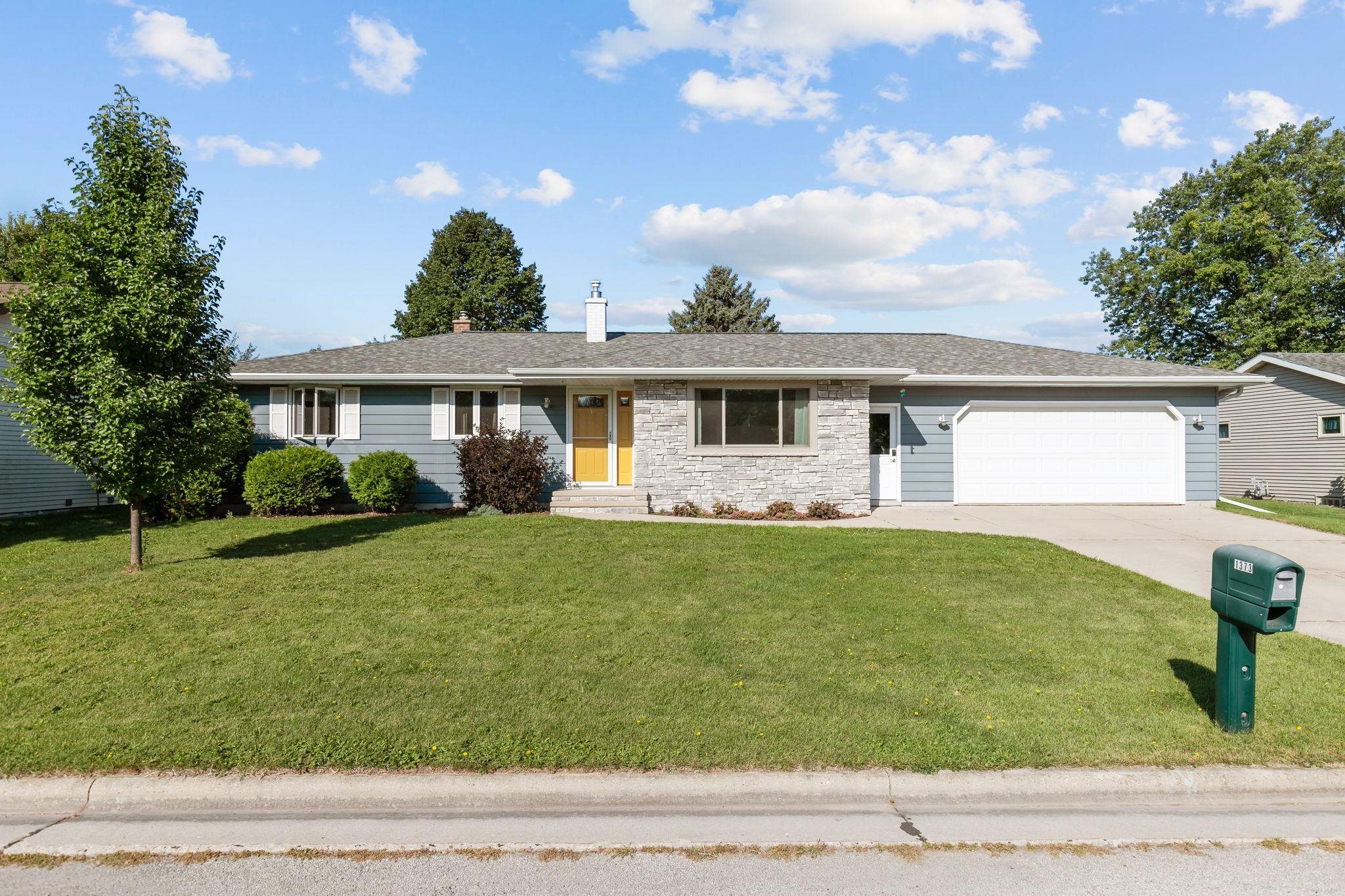 1373 WEDGEWOOD Lane
