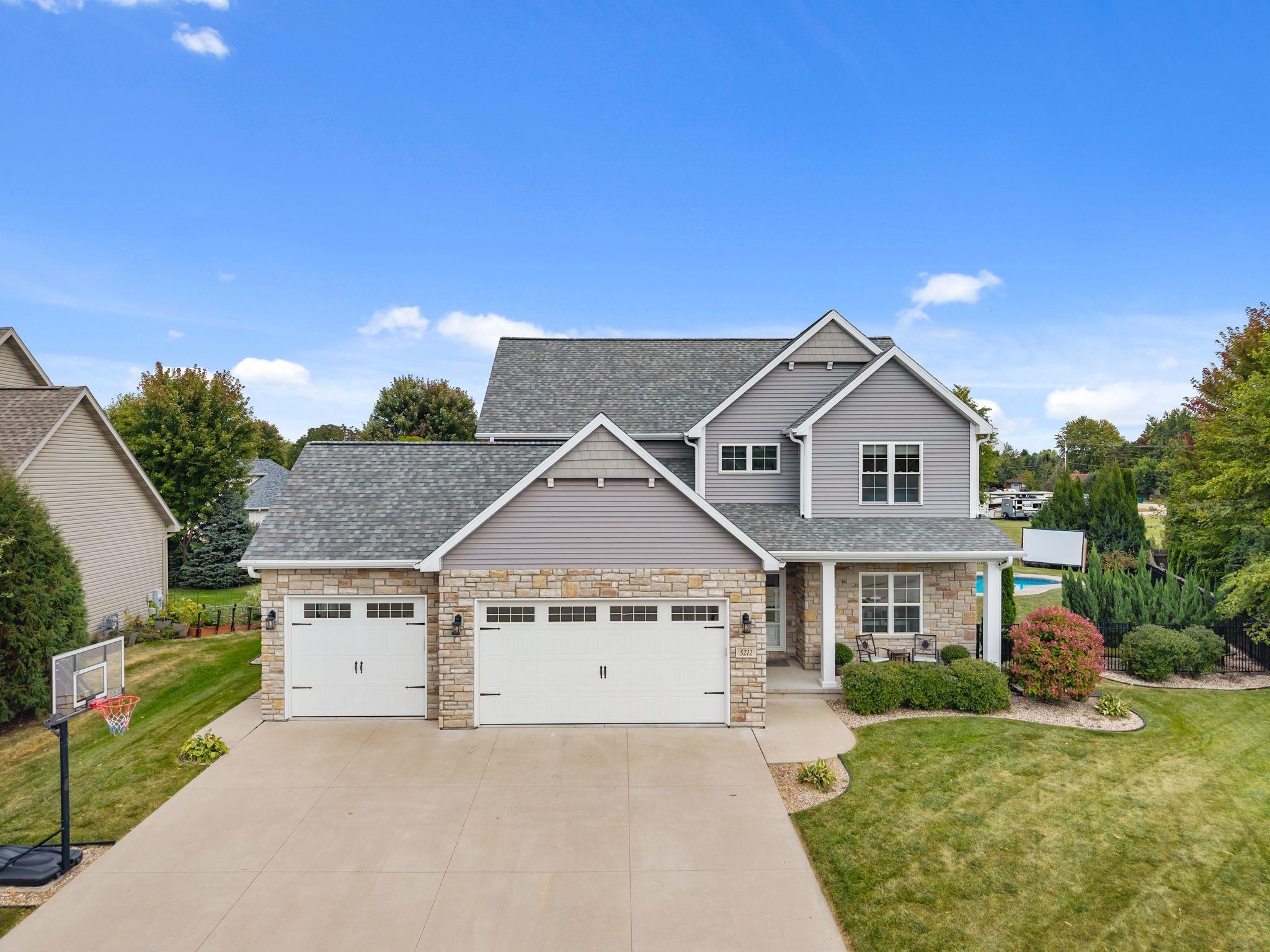 5212 N ROSEMARY Drive