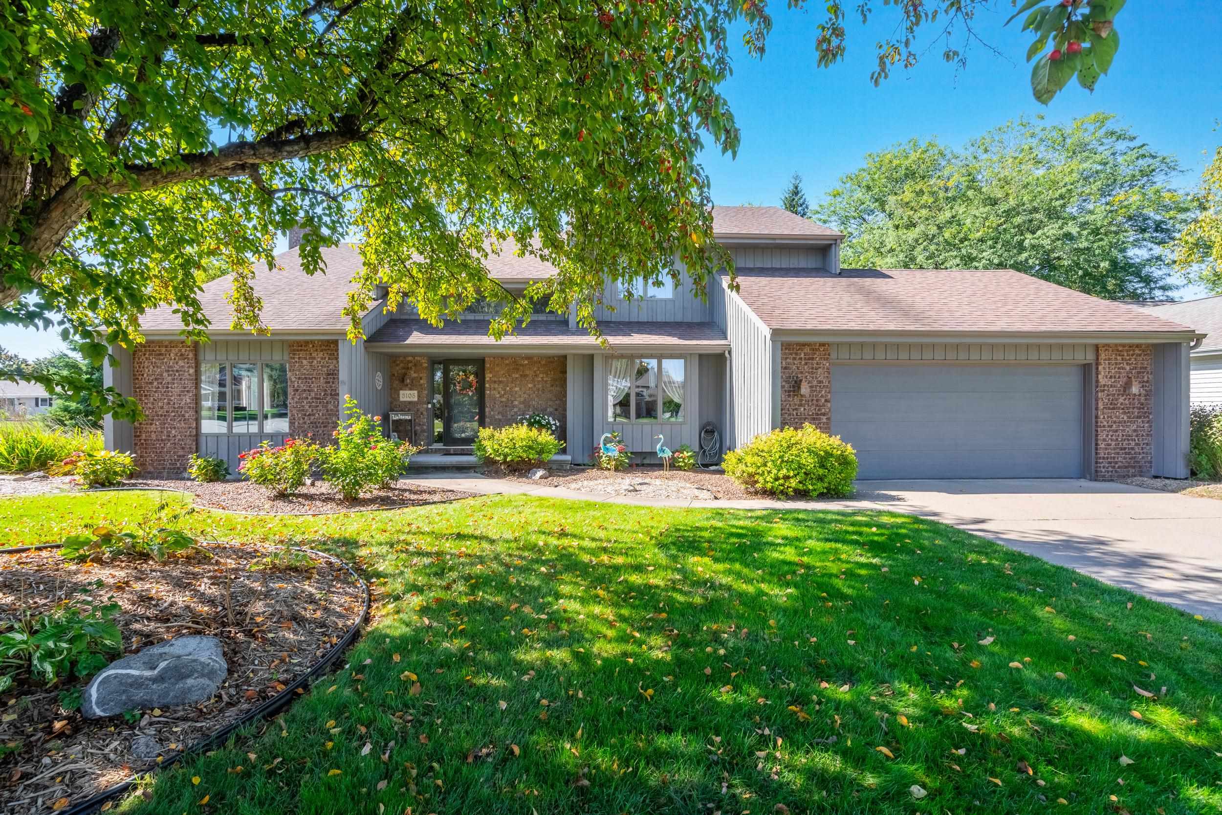 3105 N BLUERIDGE Drive