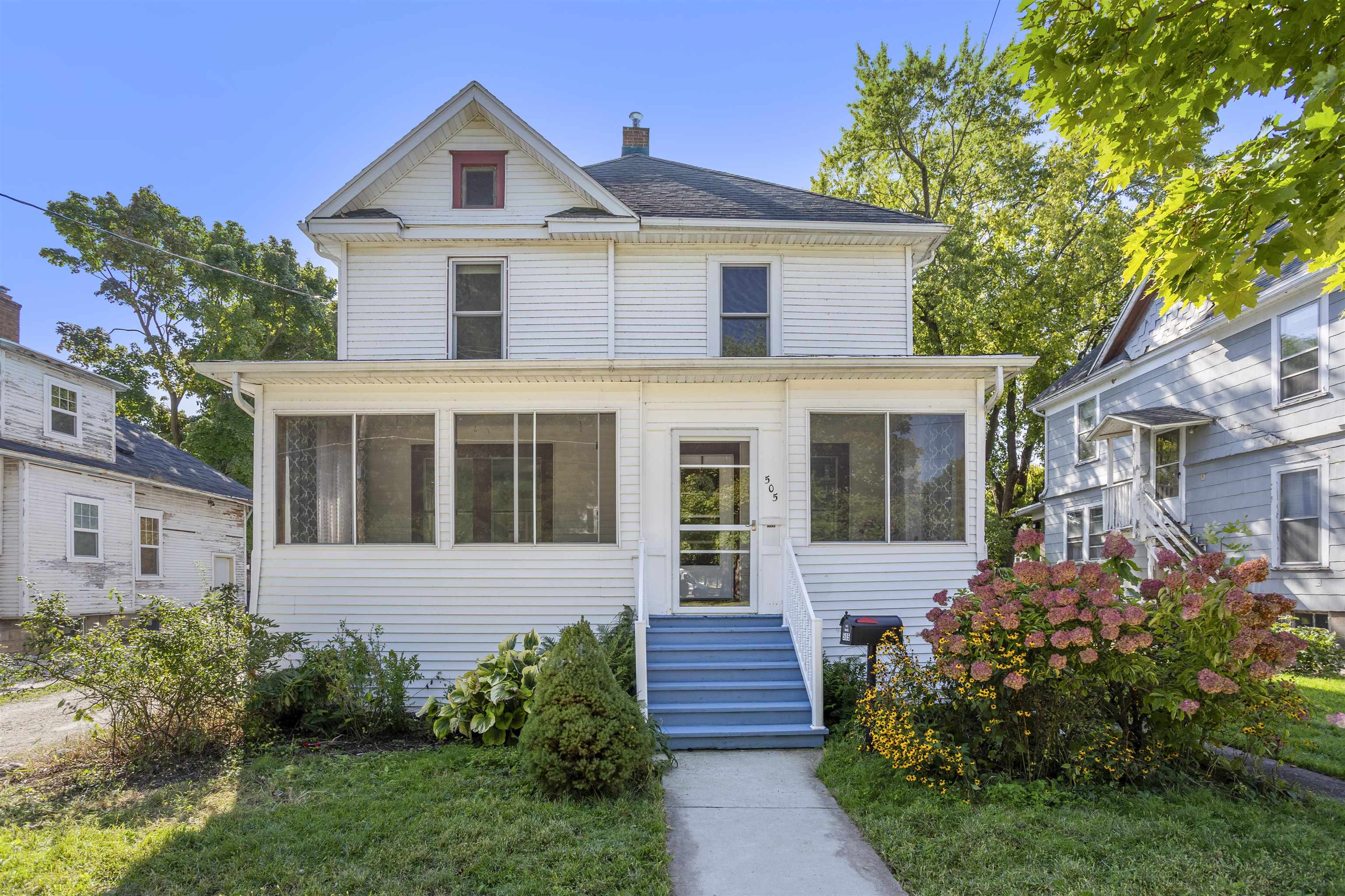 505 E FOREST Avenue