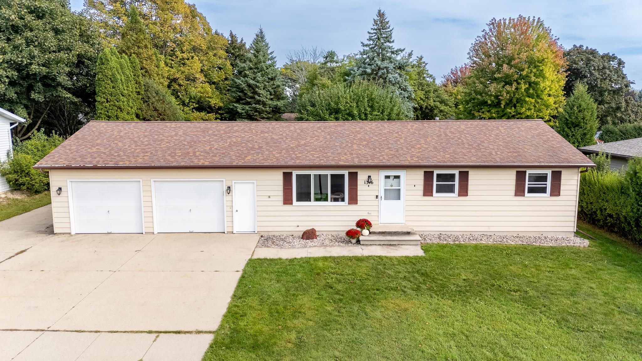 1316 WEDGEWOOD Lane