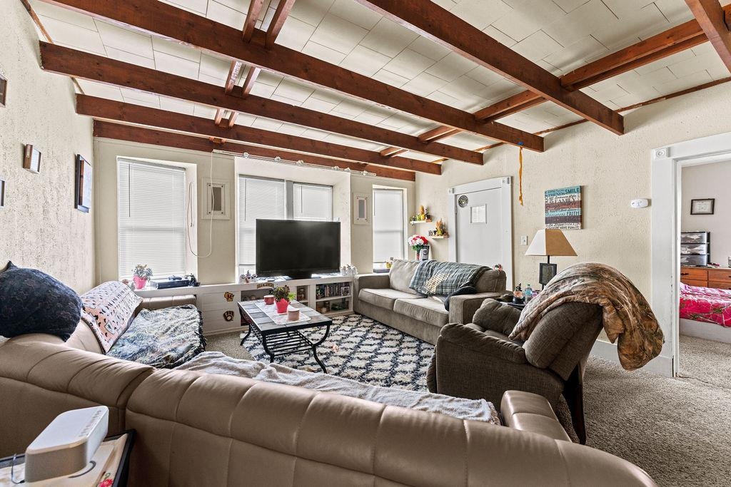 457 W 12TH Avenue