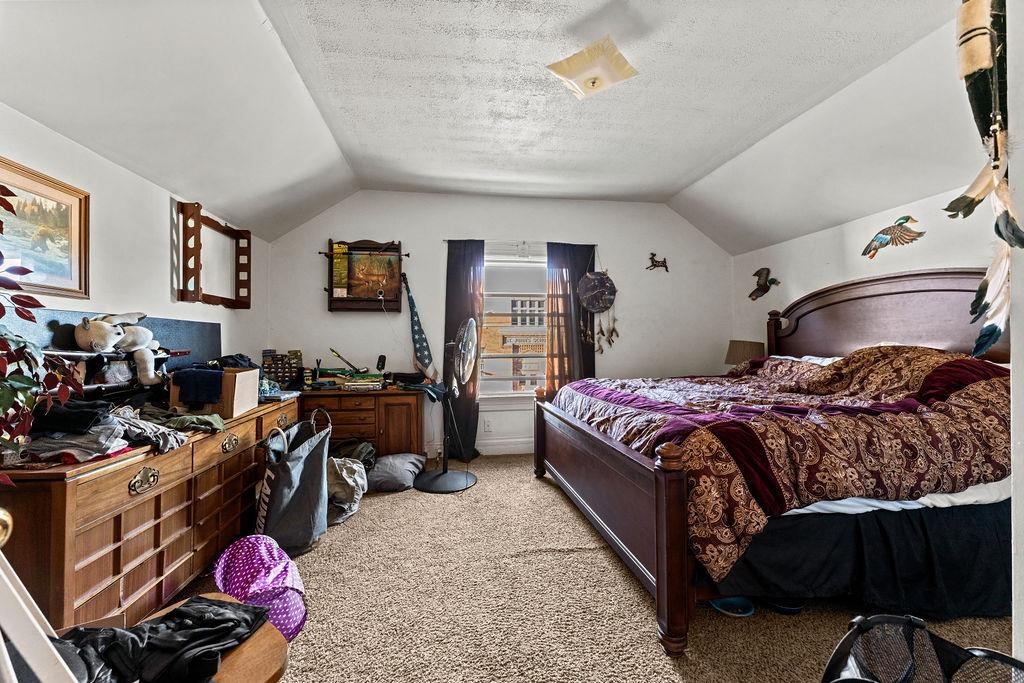 457 W 12TH Avenue