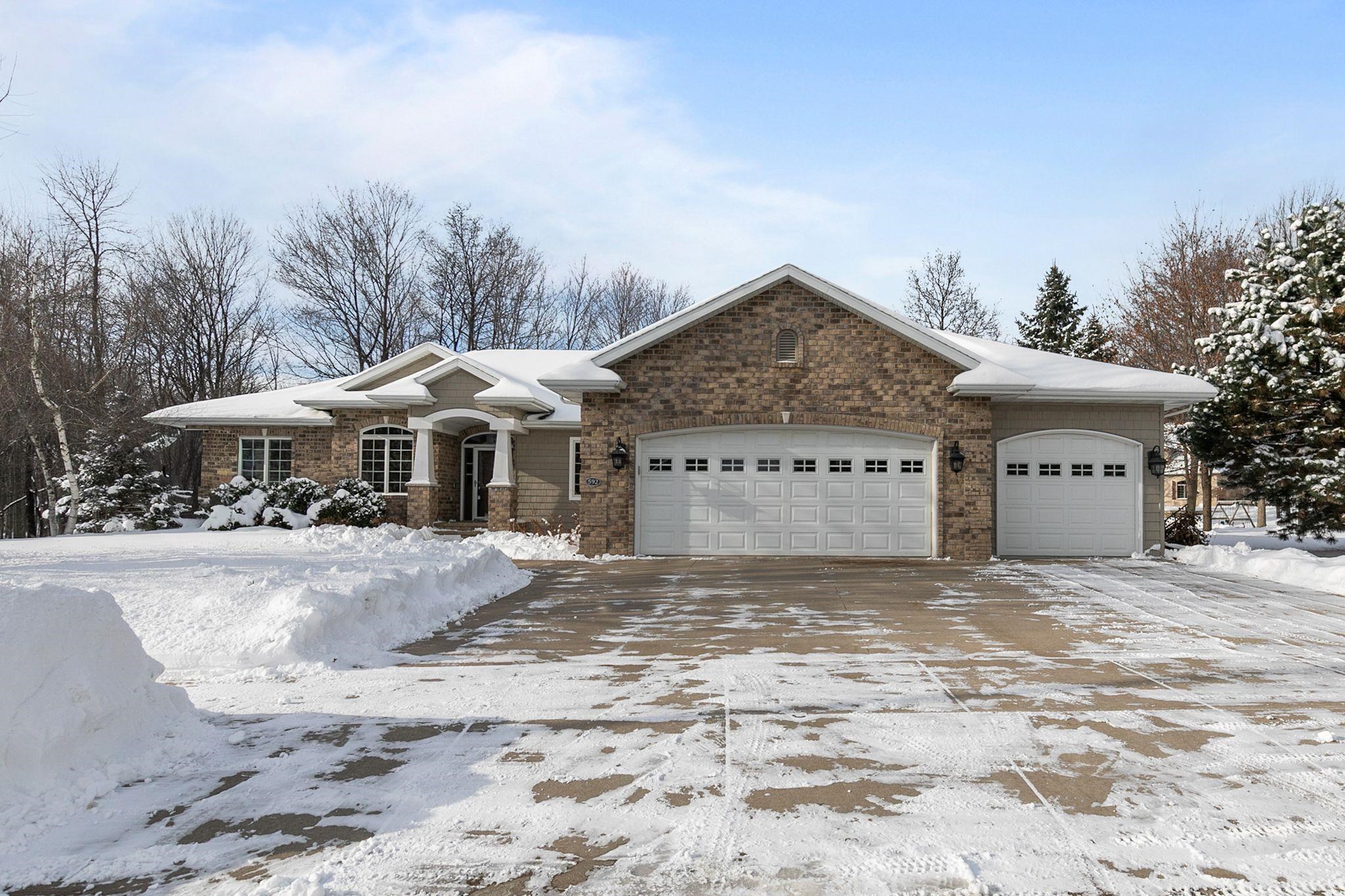 592 CORNROW Lane