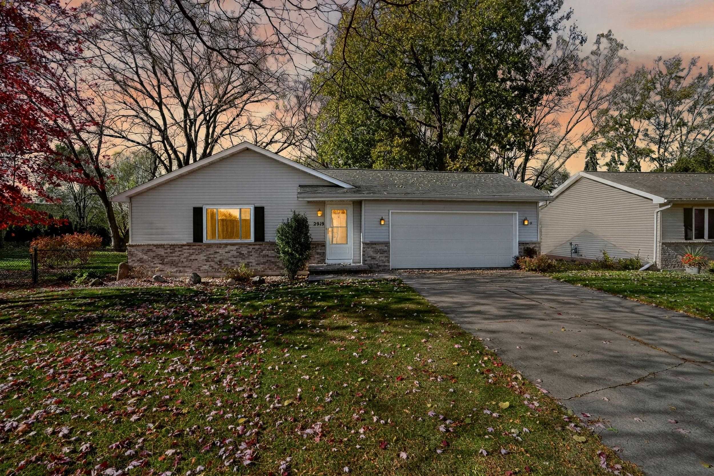 2919 S MOON BEAM Court