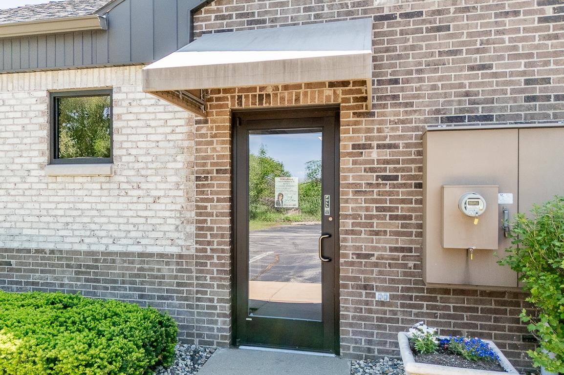 1620 N SHAWANO Street Unit: B