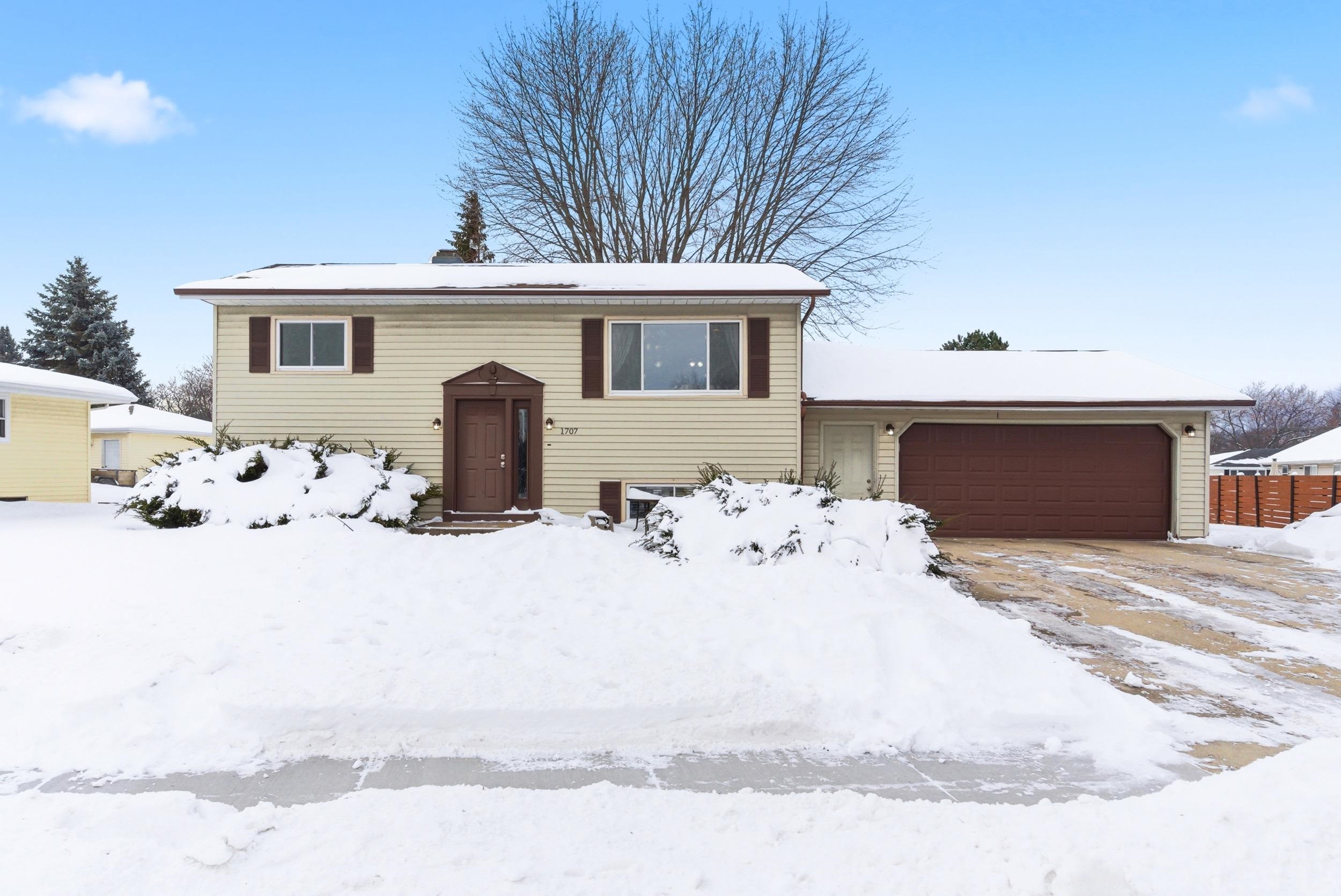 1707 SCHAEFER Circle