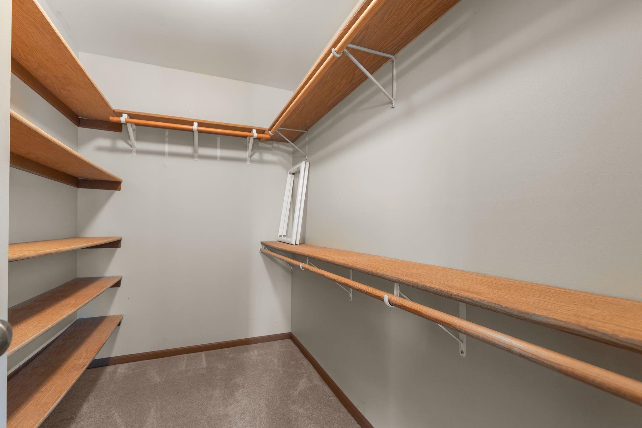 921 BABCOCK Street Unit: 11