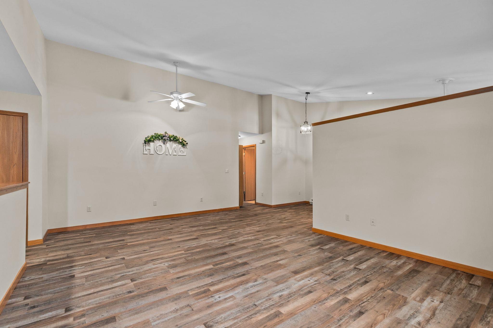 921 BABCOCK Street Unit: 11